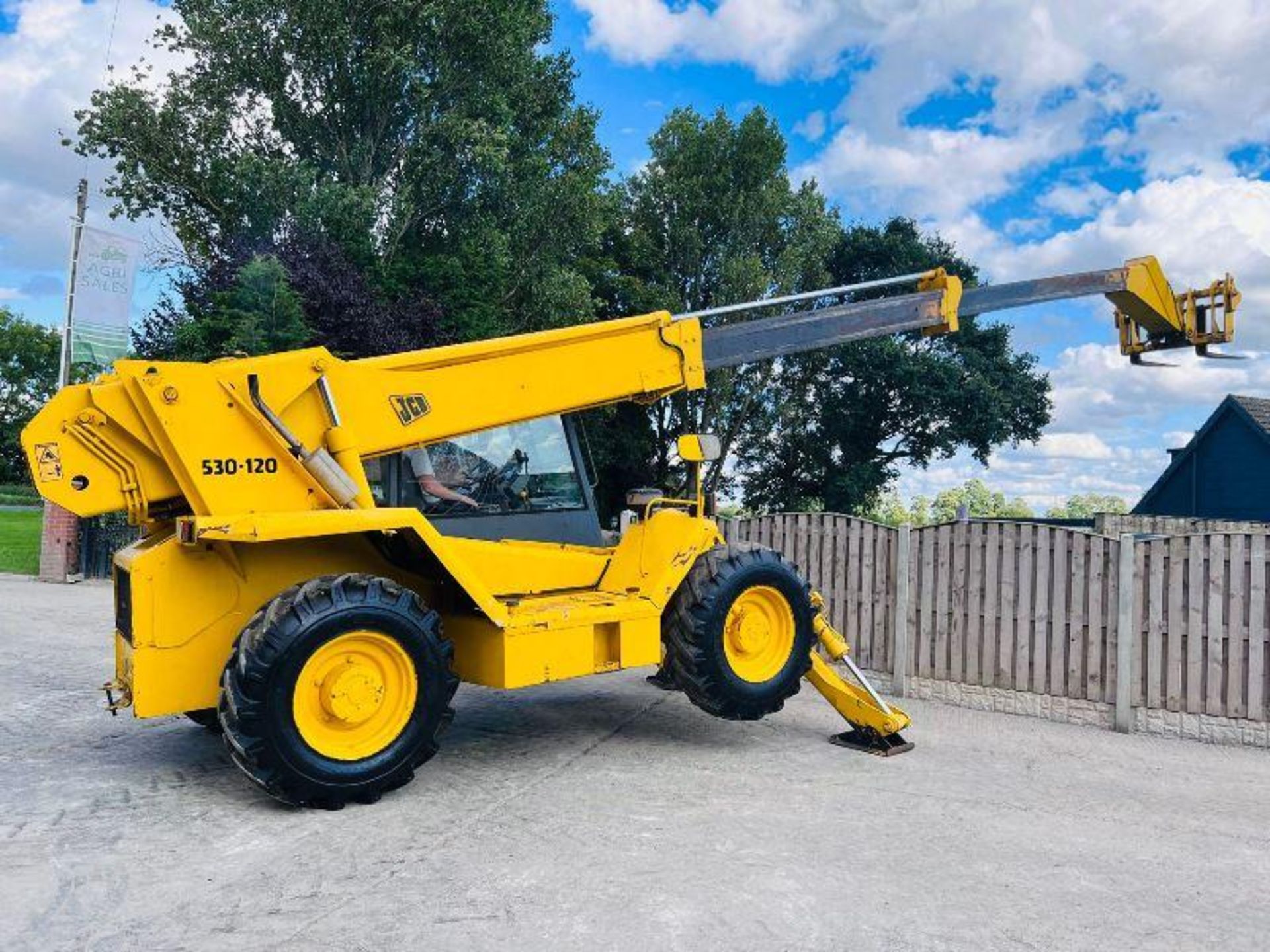 JCB 530-120 4WD TELEHANDLER *12 METERS* C/W PALLET TINES - Image 9 of 15