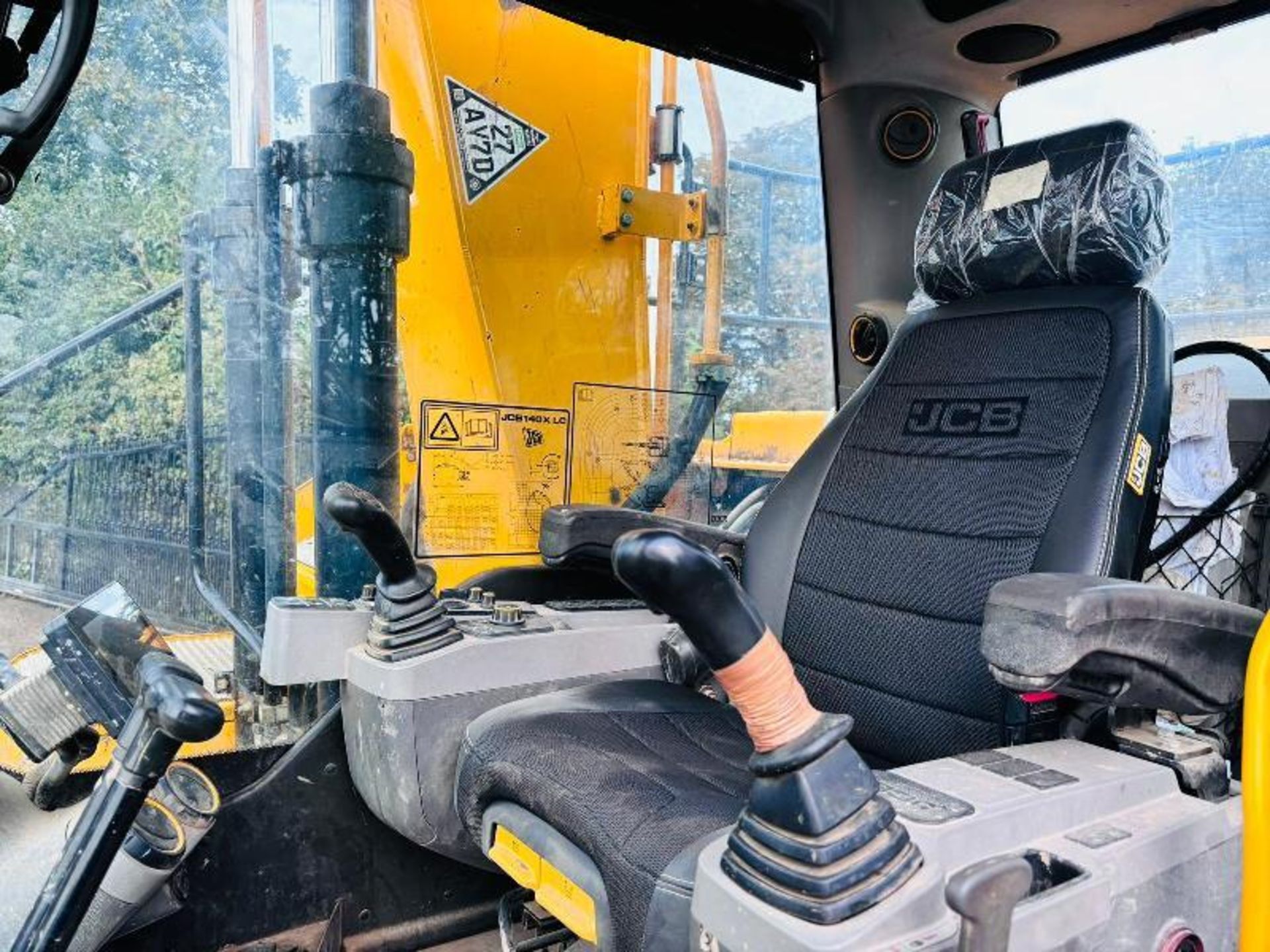 JCB 140XLC TRACKED EXCAVATOR *YEAR 2020, 3186 HOURS* C/W QUICK HITCH  - Image 14 of 19