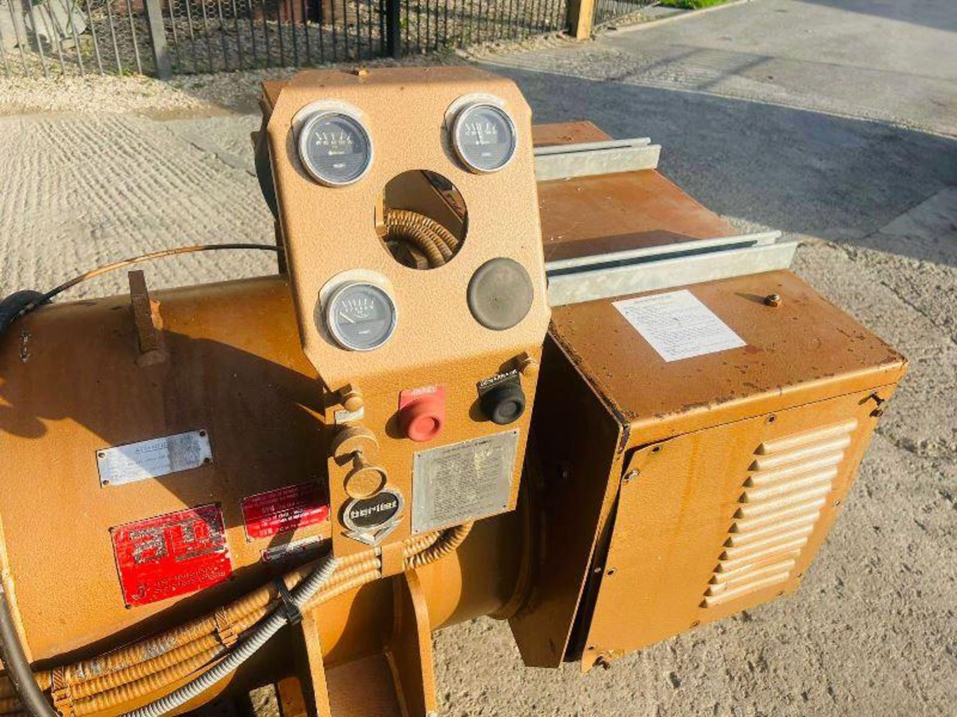 ALTERNATEUR - AC 200KVA GENERATOR C/W BERLIET TURBO ENGINE - Image 7 of 11