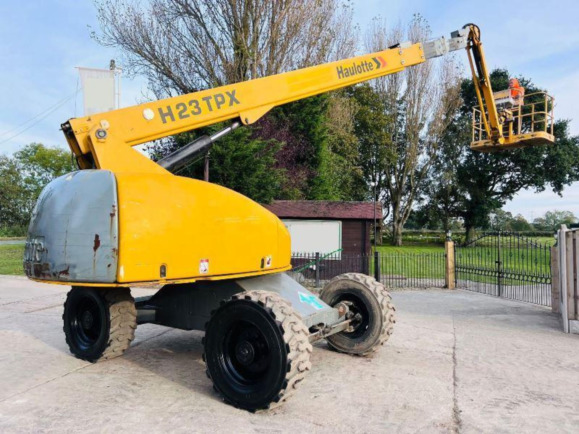 HAULOTTE H23TPX AIREL PLATFORM *23 METER REACH, YEAR 2013* C/W TELESCOPIC BOOM - Image 2 of 12