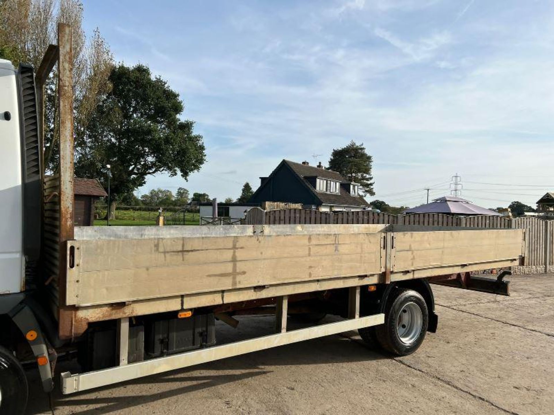 IVECO CARGO CGR75E15 4X2 FLAT BED LORRY C/W DROP SIDE BODY - Image 9 of 13