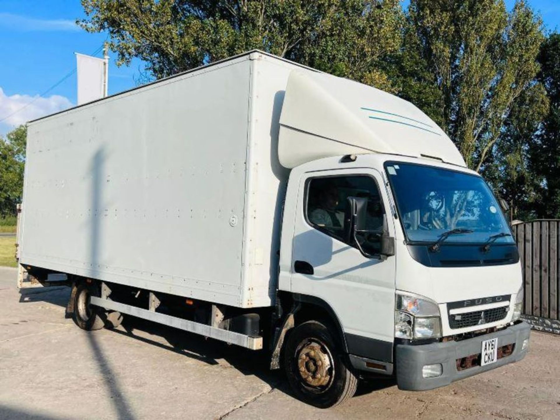 MITSUBISHI FUSO FE85 7.5TON BOX TRUCK *YEAR 2011* C/W HYDRAULIC REAR TAIL LIFT