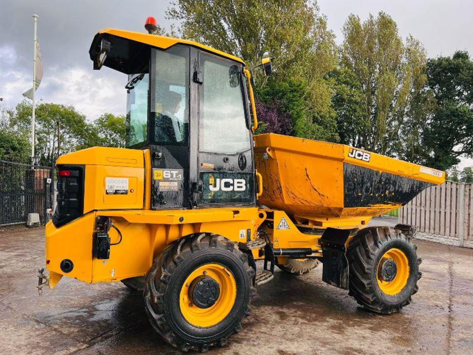 JCB 6ST 4WD DUMPER *YEAR 2018, 2406 HOURS* C/W FULLY GLAZED CABIN - Bild 10 aus 17