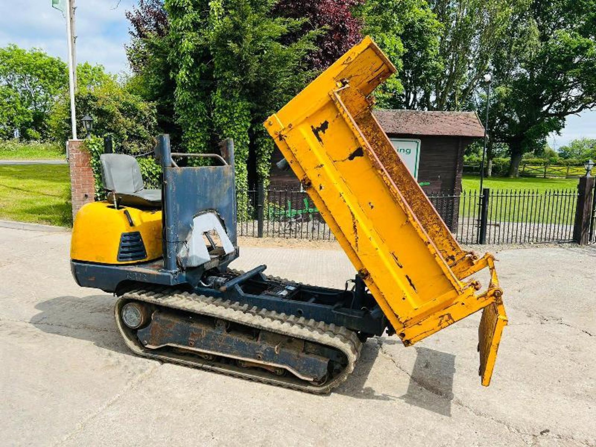 TRACKED DUMPER C/W DROP SIDE'S TIPPING BODY & RUBBER TRACKS - Image 3 of 9