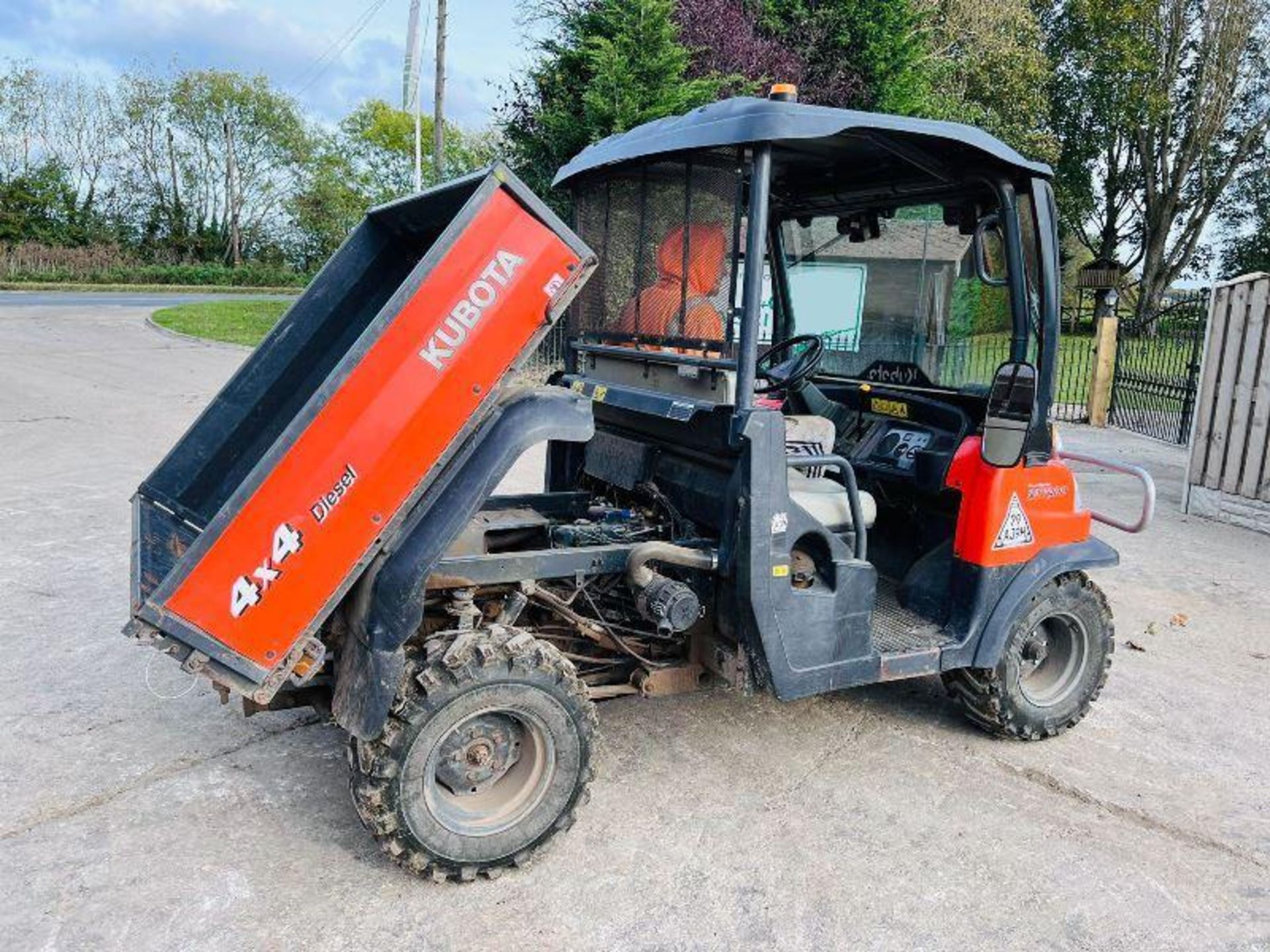 KUBOTA RTV900 4WD UTV *ROAD REGISTERED* C/W KUBOTA ENGINE - Image 4 of 17