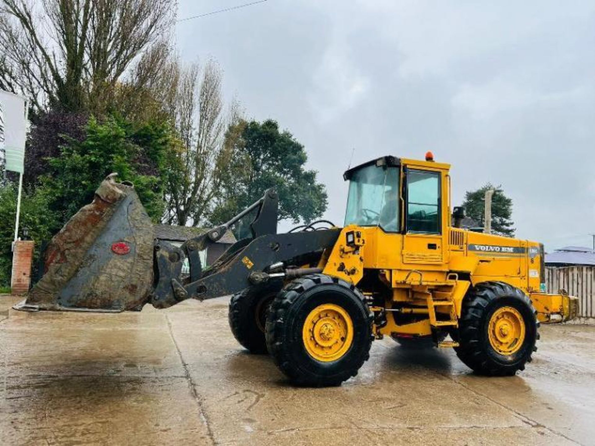 VOLVO L90C 4WD LOADING SHOVEL C/W BUCKET  - Bild 11 aus 14