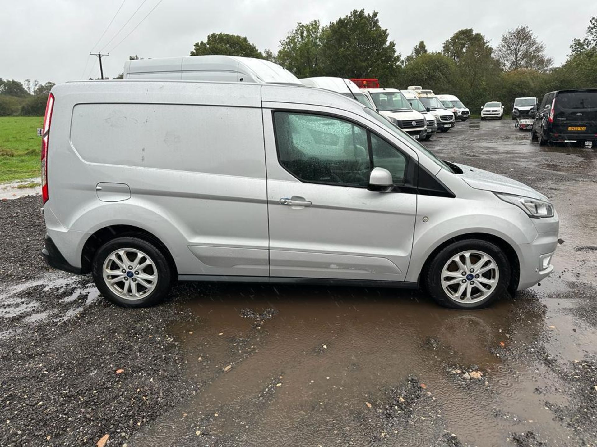 2019 19 FORD TRANSIT CONNECT LIMITED AUTOMATIC PANEL VAN - 123K MILES - ALLOY WHEELS - AIR CON - Image 8 of 10