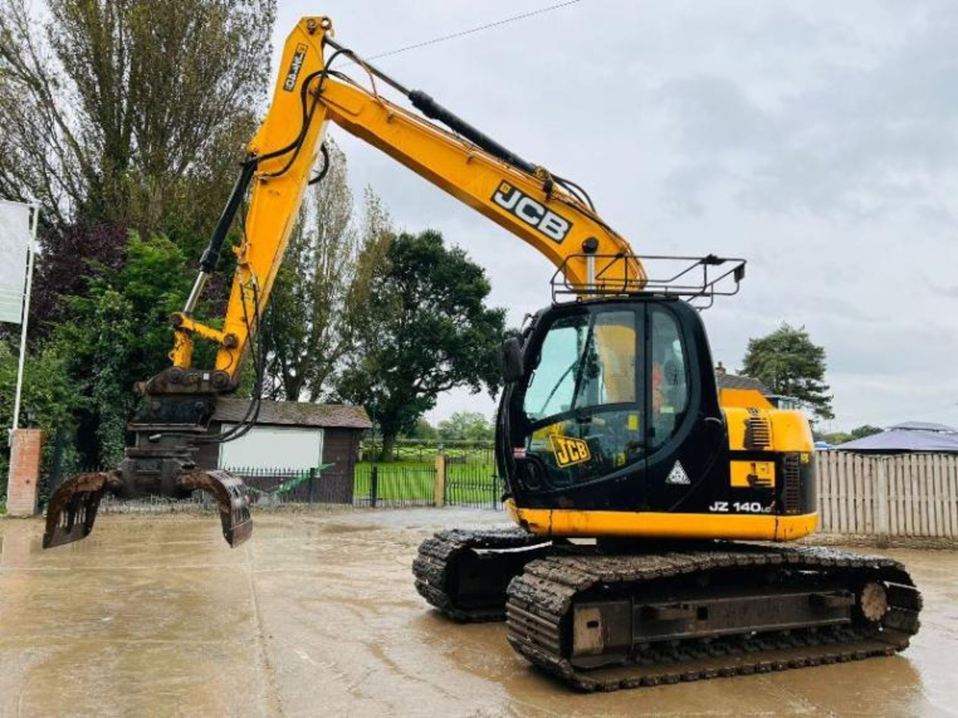 JCB JZ140 TRACKED EXCAVATOR *ZERO SWING* C/W QUICK HITCH & ROTATING SELECTOR GRAB. - Image 12 of 15