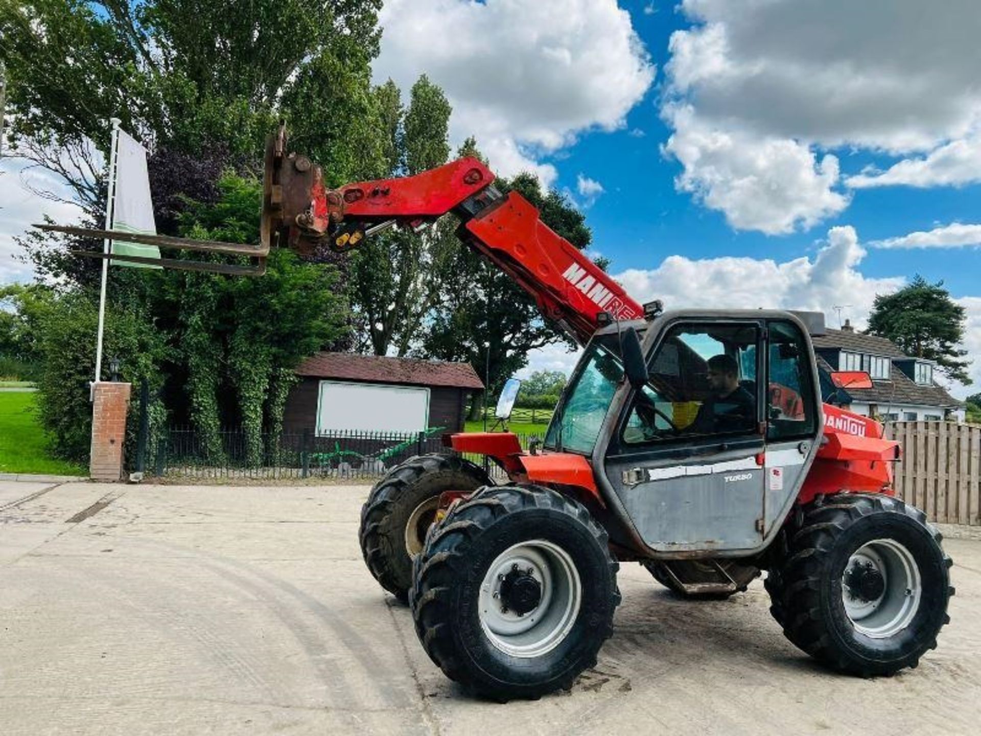 MANITOU MLT628T 4WD TELEHANDLER *6164 HOURS* C/W PALLET TINES