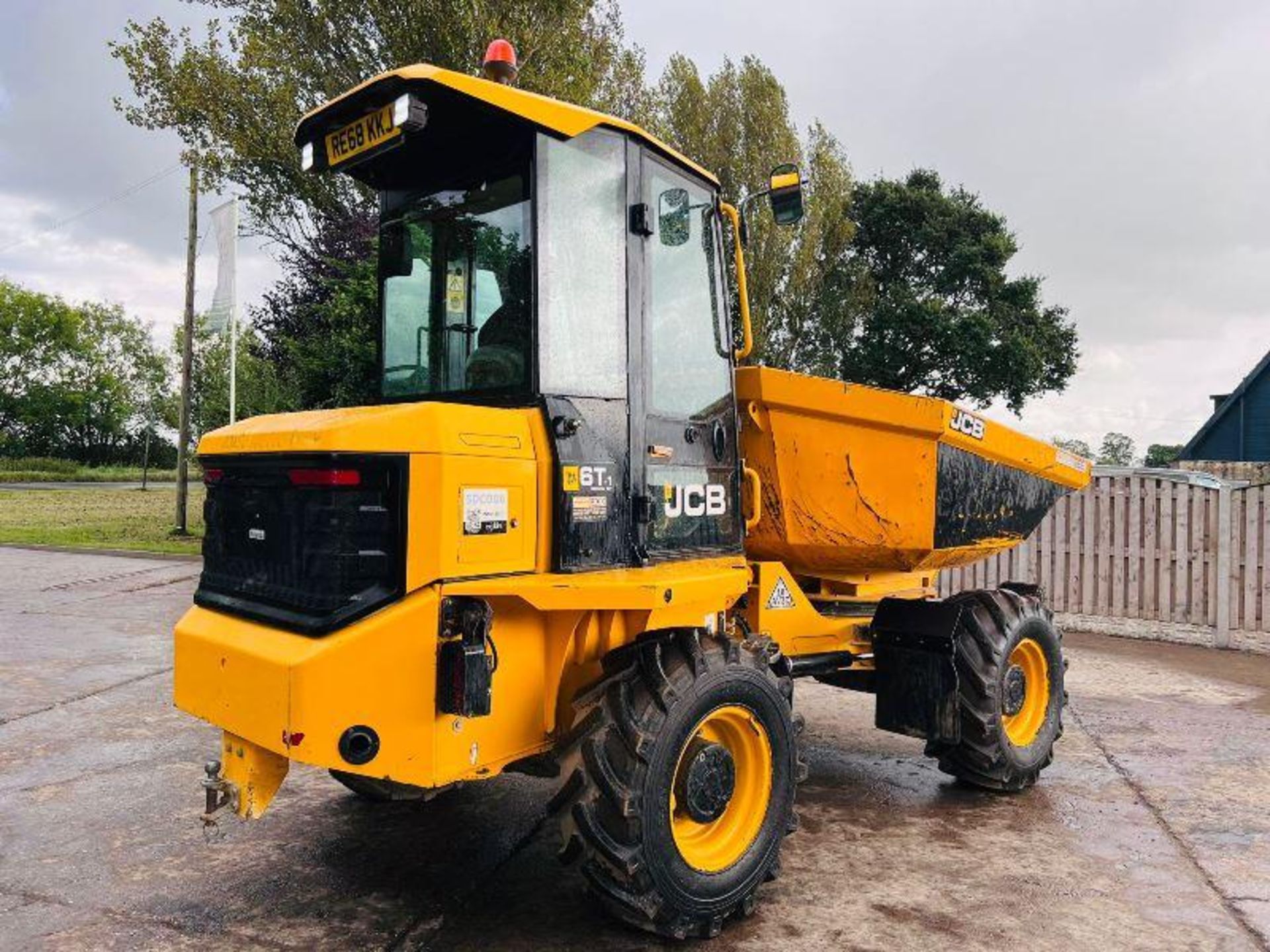 JCB 6ST 4WD DUMPER *YEAR 2018, 2406 HOURS* C/W FULLY GLAZED CABIN - Bild 7 aus 17