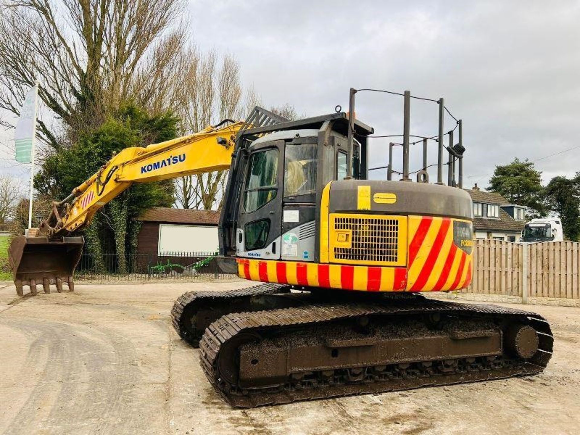 KOMATSU PC228USLC-3 EXCAVATOR * ZERO SWING * C/W DEMOLITION GARUDS - Image 7 of 15