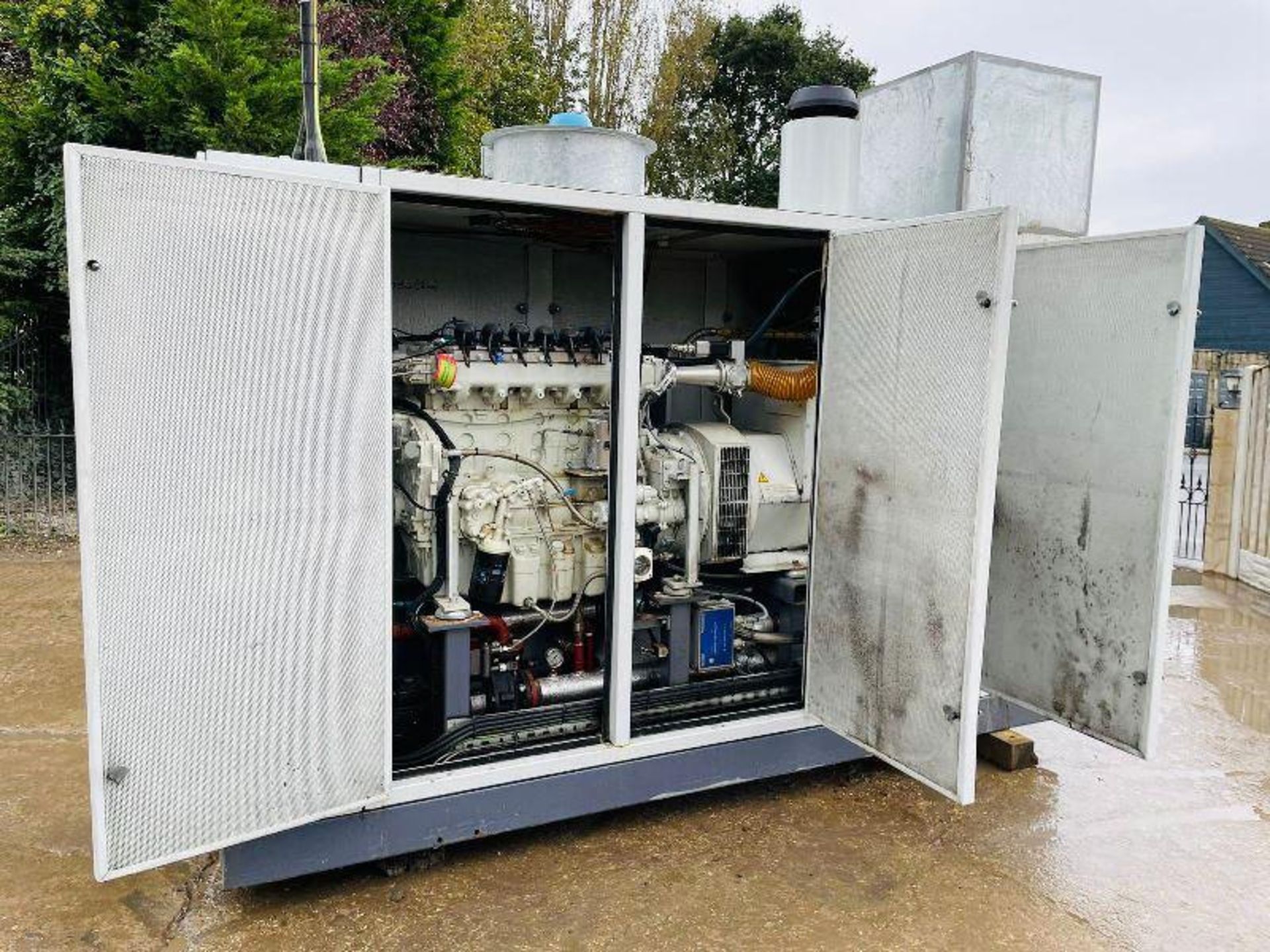 STAMFORD 125KVA 3 PHASE GENERATOR *YEAR 2009* C/W MAN E0836 E302 GAS ENGINE - Image 8 of 10