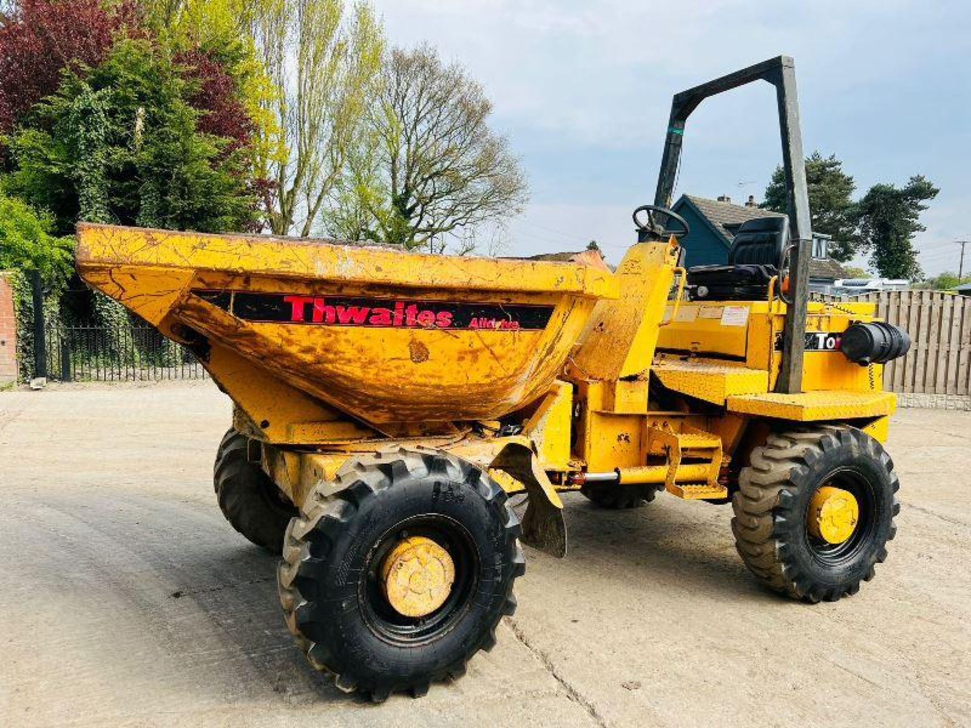 THWAITES ALLDRIVE 4WD SWIVEL TIP DUMPER C/W ROLE BAR