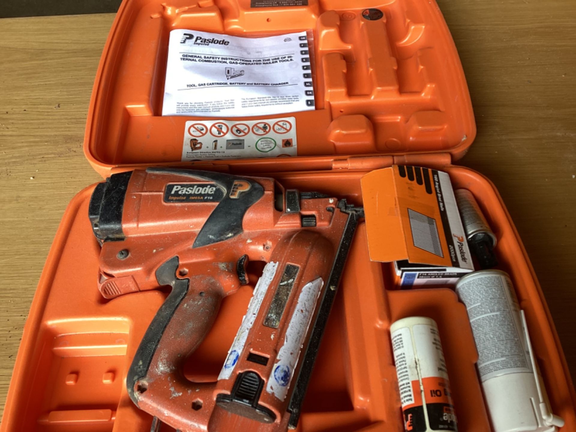 PASLODE NAIL GUN