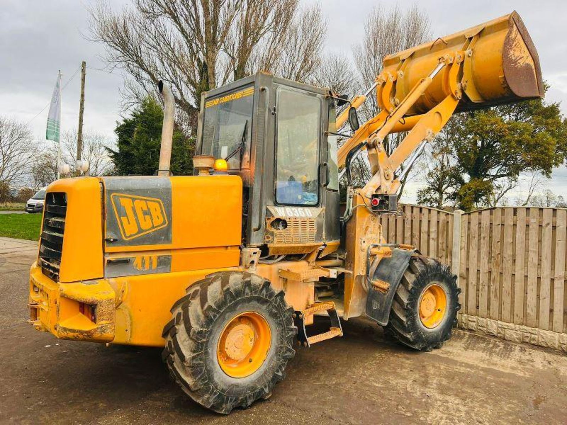 JCB 411 4WD LOADING SHOVEL C/W LOADMASTER 8000 MONITOR - Bild 5 aus 15