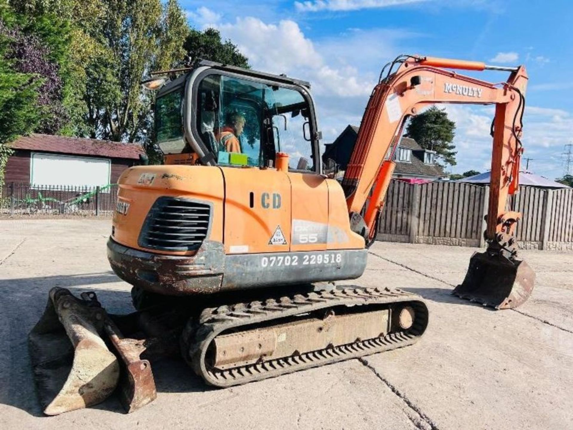 DOOSAN DX55 TRACKED EXCAVATOR *YEAR 2008* C/W RUBBER TRACKS & 2 X BUCKETS - Image 12 of 15