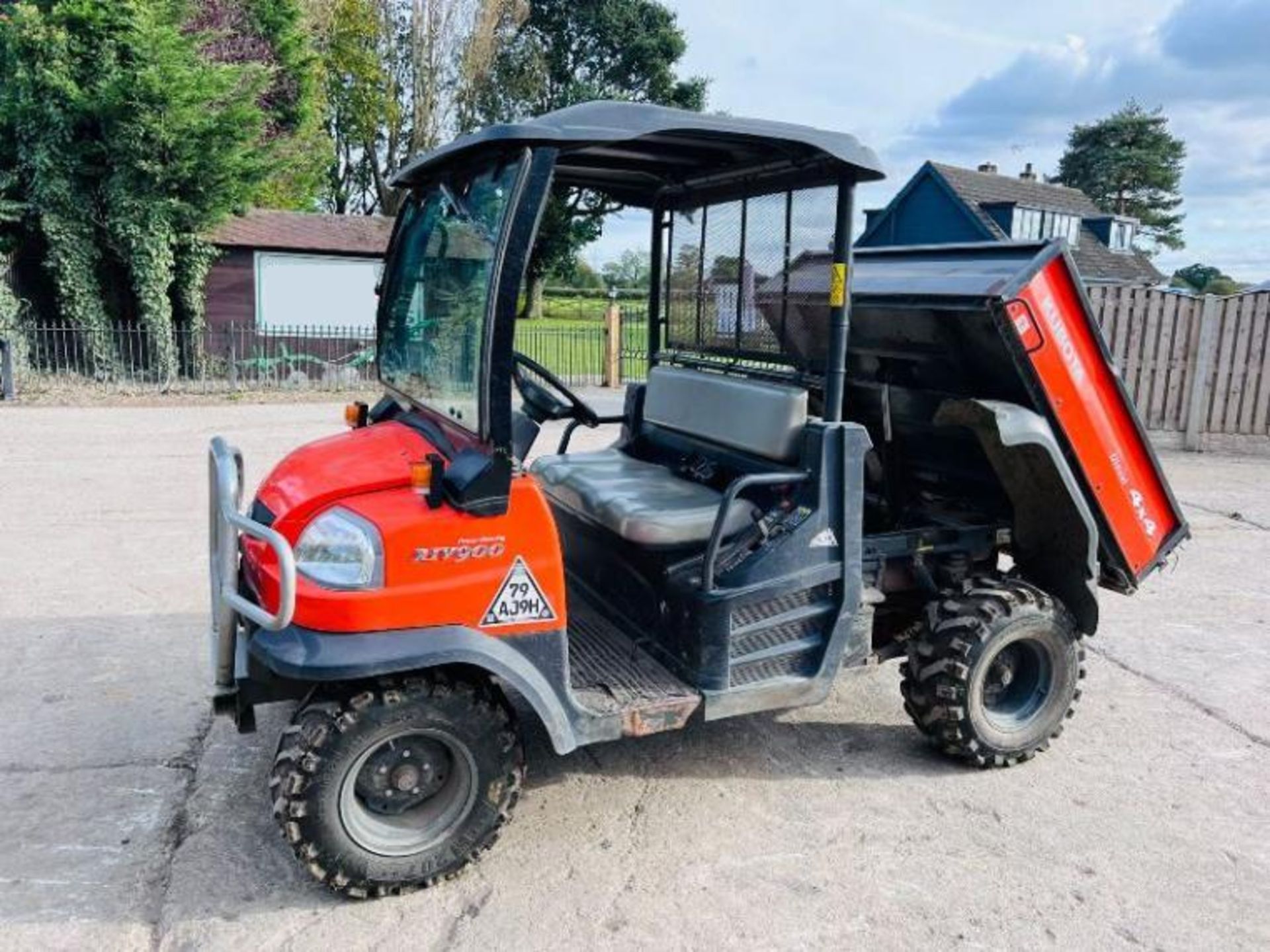 KUBOTA RTV900 4WD UTV *ROAD REGISTERED* C/W KUBOTA ENGINE - Image 14 of 17