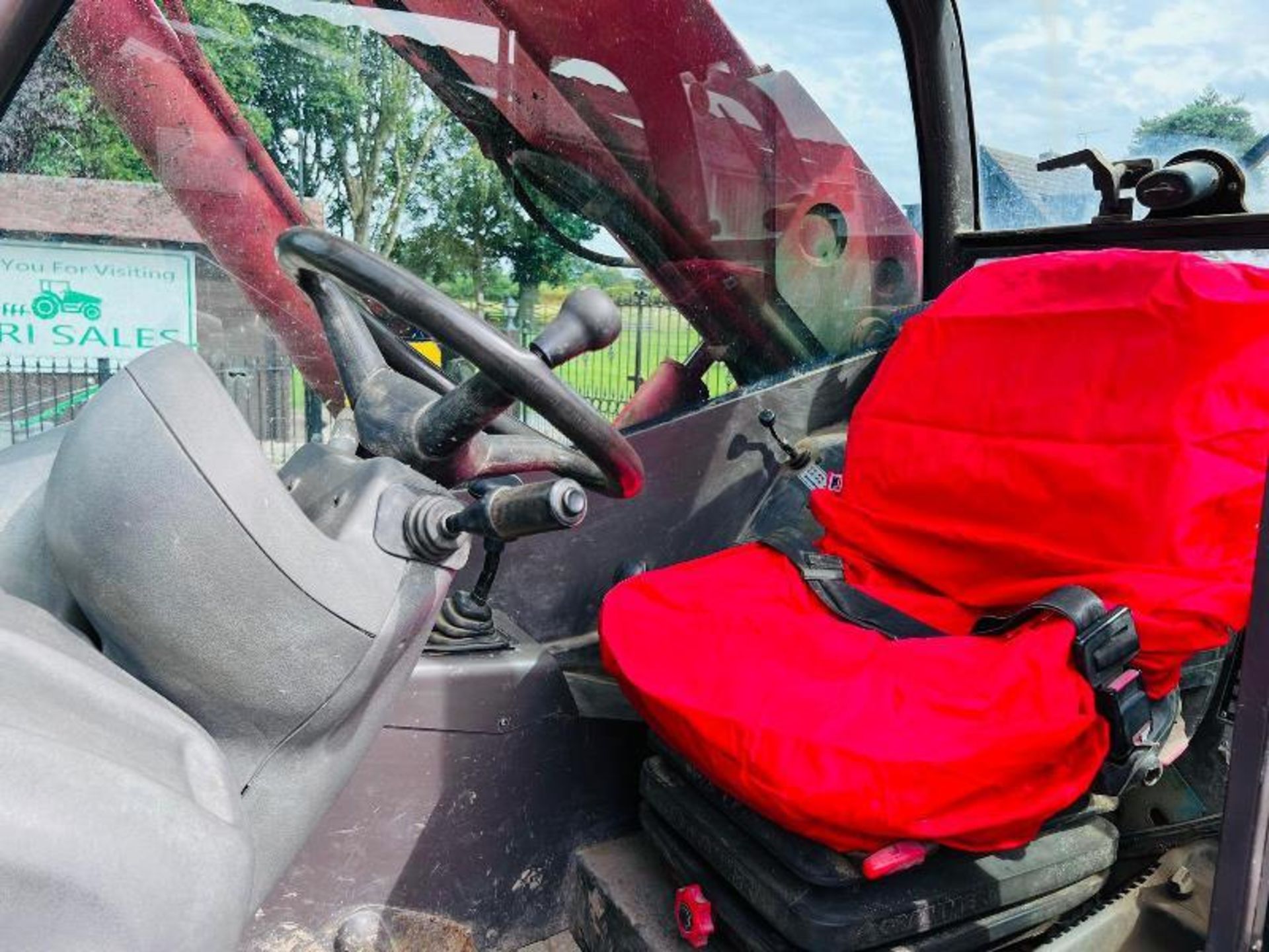 MANITOU MLT526T 4WD TELEHANDLER C/W PALLET TINES - Image 5 of 13