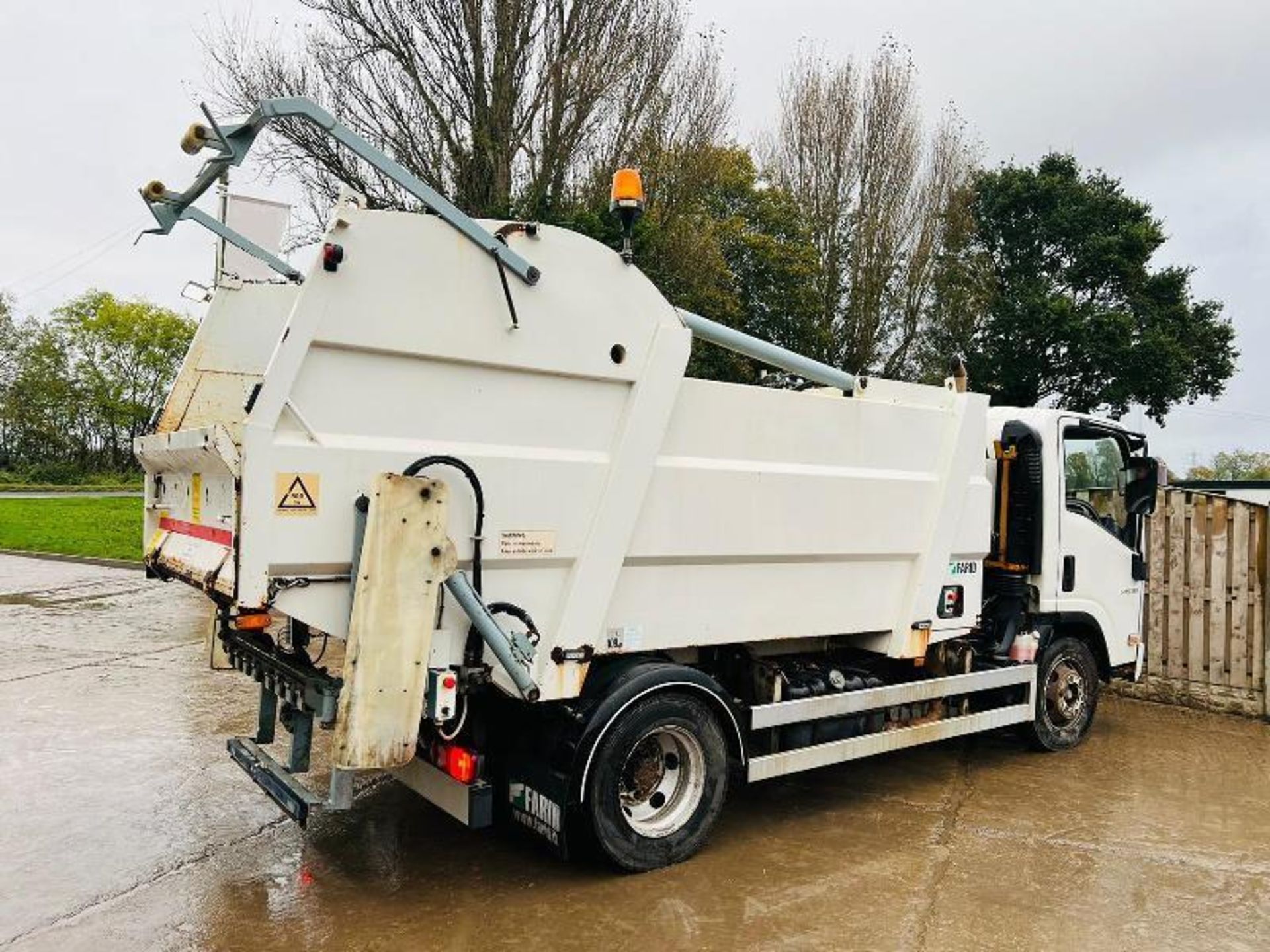 ISUZU EASY SHIFT N75.190 4X2 BIN LORRY *YEAR 2011* C/W FARID TIPPING GEAR - Bild 15 aus 16