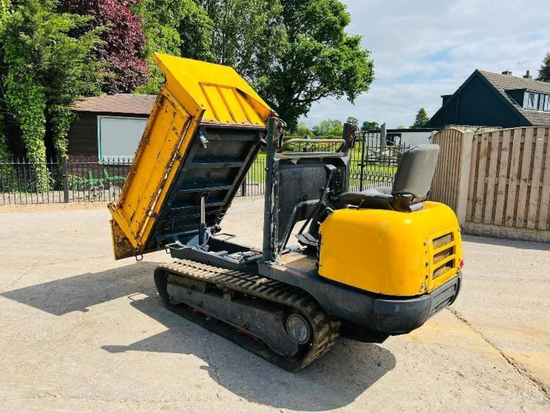 TRACKED DUMPER C/W DROP SIDE'S TIPPING BODY & RUBBER TRACKS - Image 7 of 9