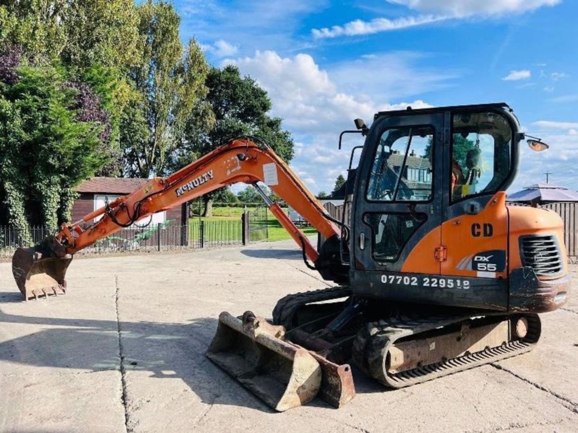 DOOSAN DX55 TRACKED EXCAVATOR *YEAR 2008* C/W RUBBER TRACKS & 2 X BUCKETS - Image 5 of 15