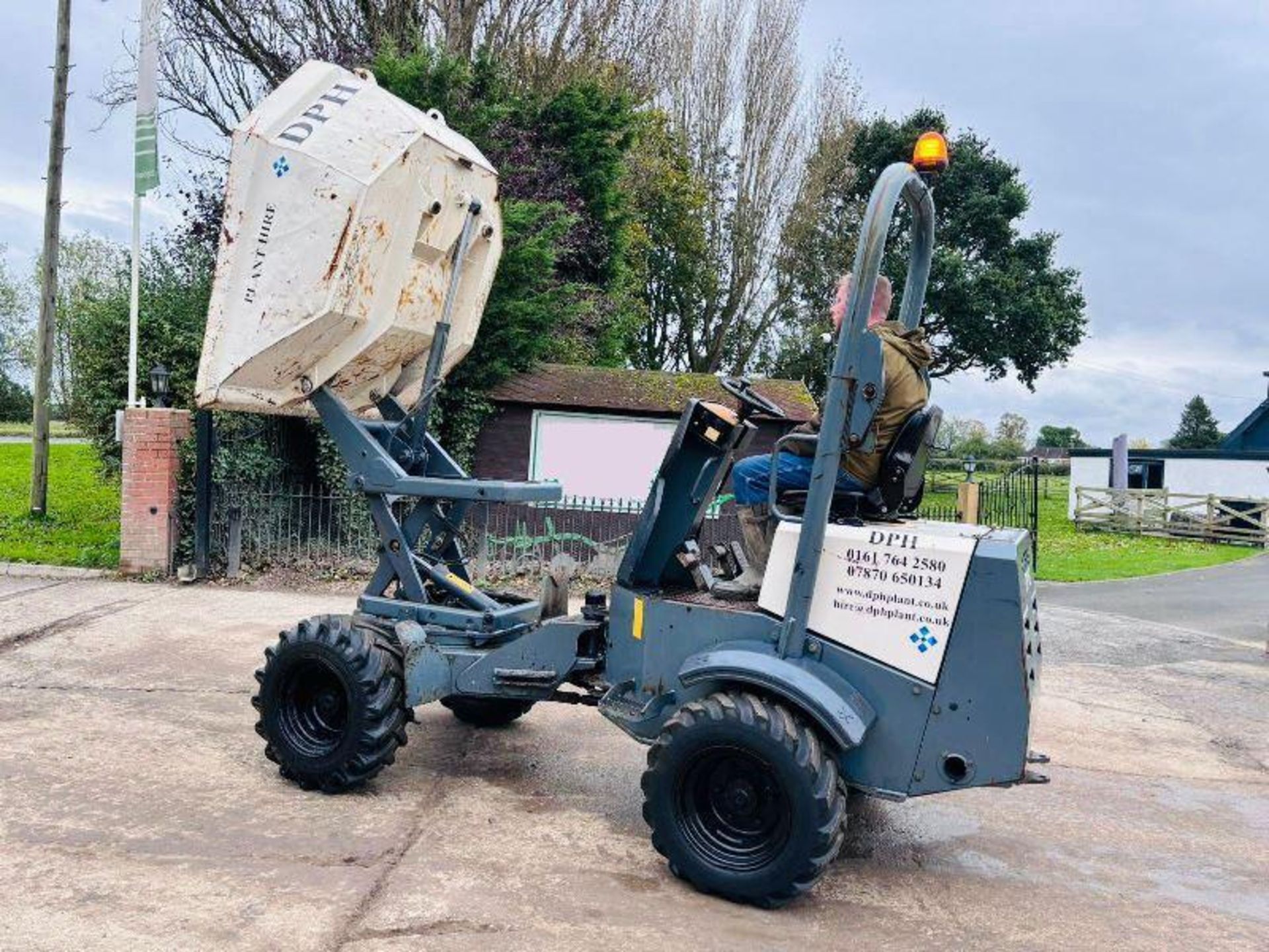 BENFORD 2 TON 4WD SWIVEL HIGH TIP DUMPER *YEAR 2008* C/W ROLE BAR - Bild 2 aus 16