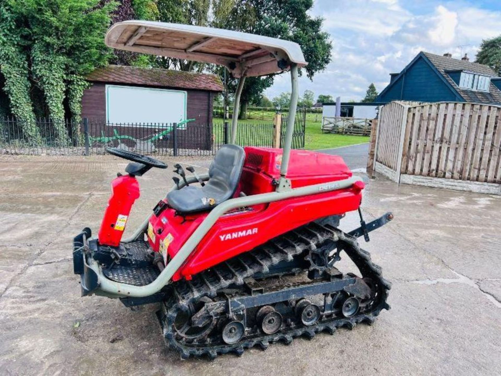 YANMAR AC18 TRACKED TRACTOR C/W REAR LINKAGE