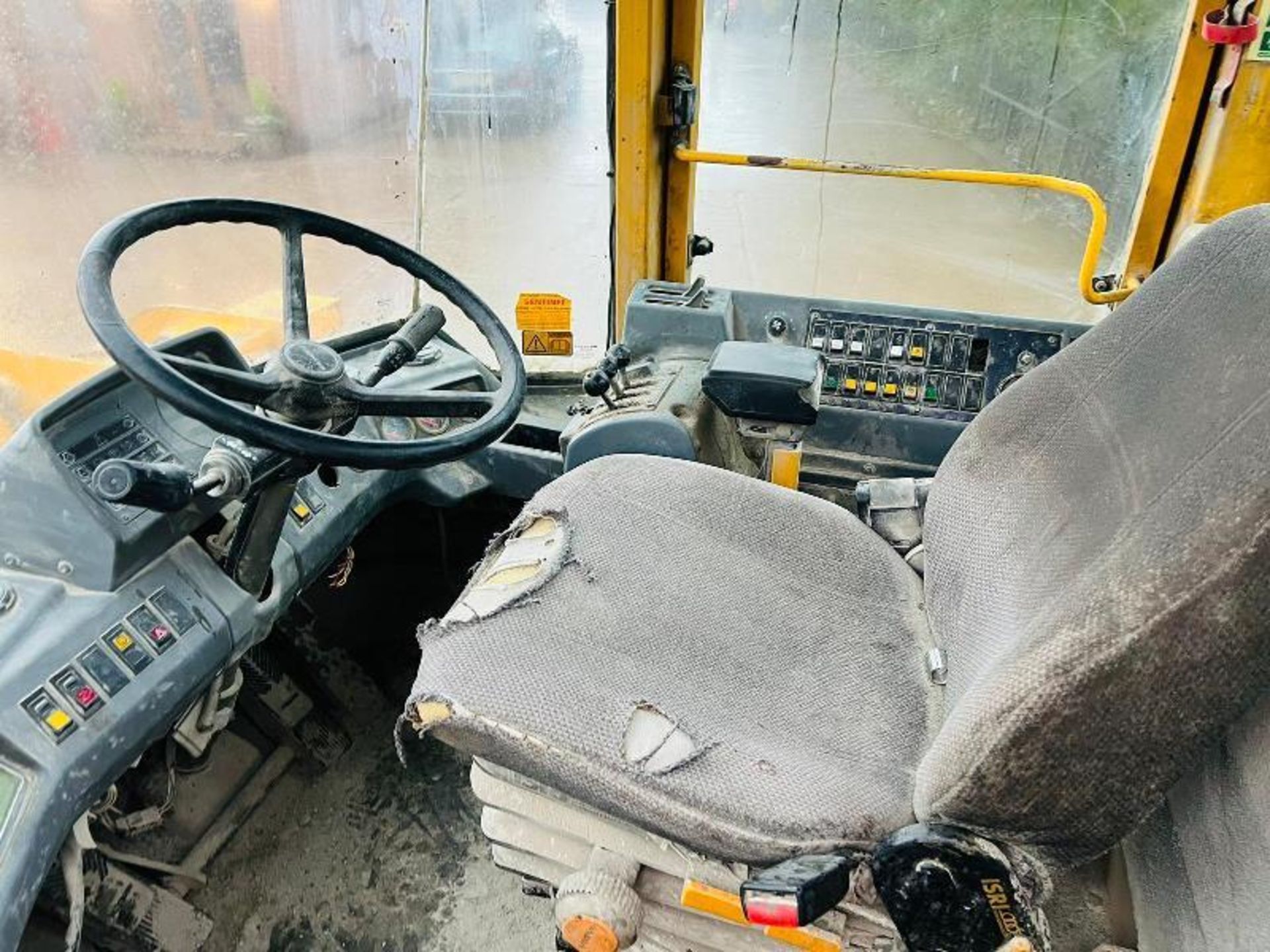 VOLVO L90C 4WD LOADING SHOVEL C/W BUCKET  - Image 8 of 14