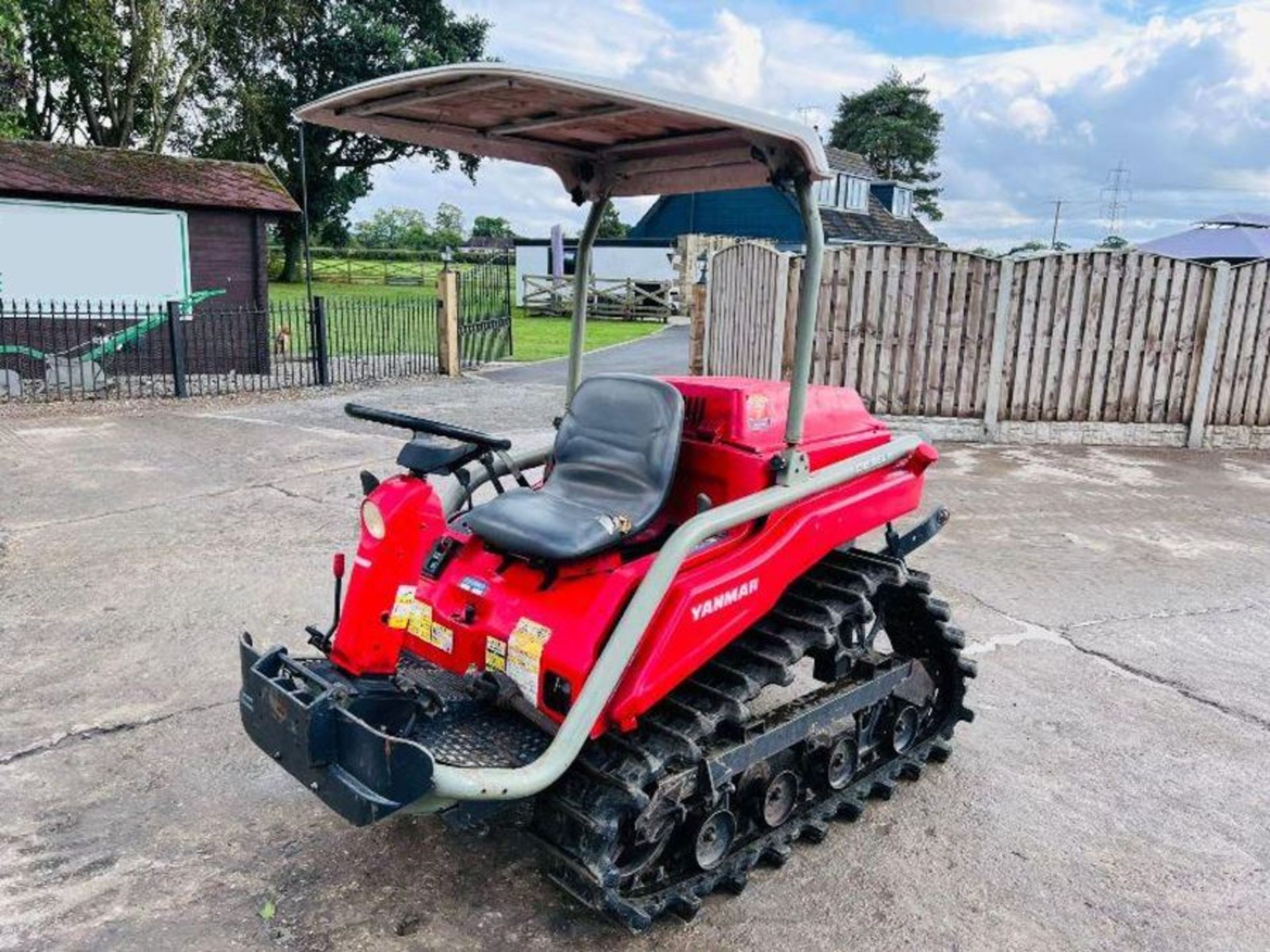 YANMAR AC18 TRACKED TRACTOR C/W REAR LINKAGE - Bild 11 aus 13