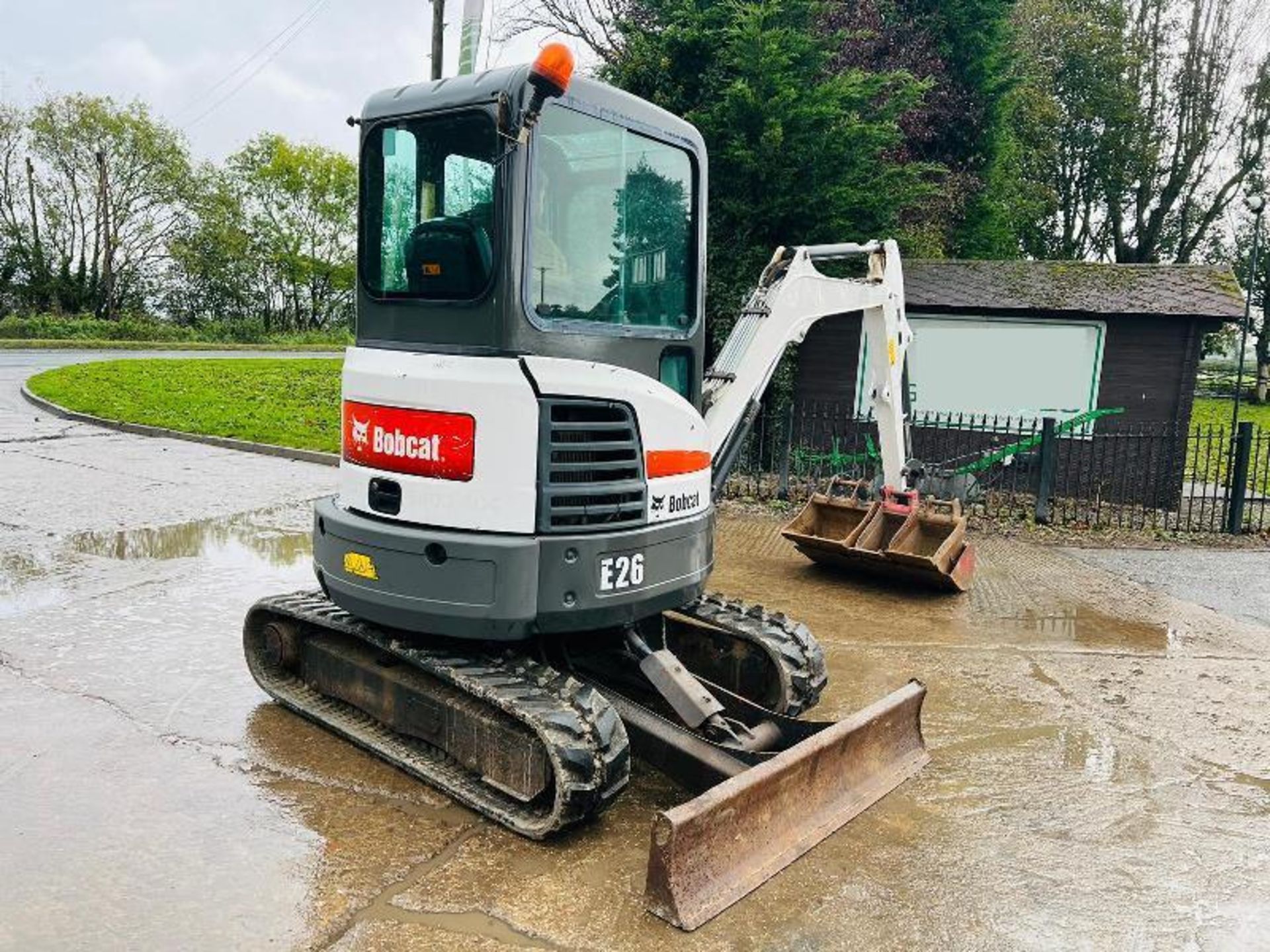 BOBCAT E26 EXCAVATOR *YEAR 2014, 3897 HOURS* C/W QUICK HITCH. - Image 14 of 15