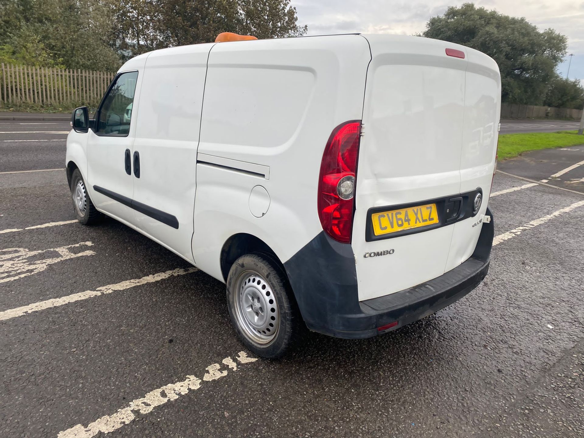 2014 64 VAUXHALL COMBO LWB PANEL VAN - 97K MILES - Image 4 of 10