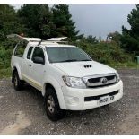 2010 TOYOTA HILUX 4X4 UTILITY - 2.5 DIESEL - 130,340 MILES