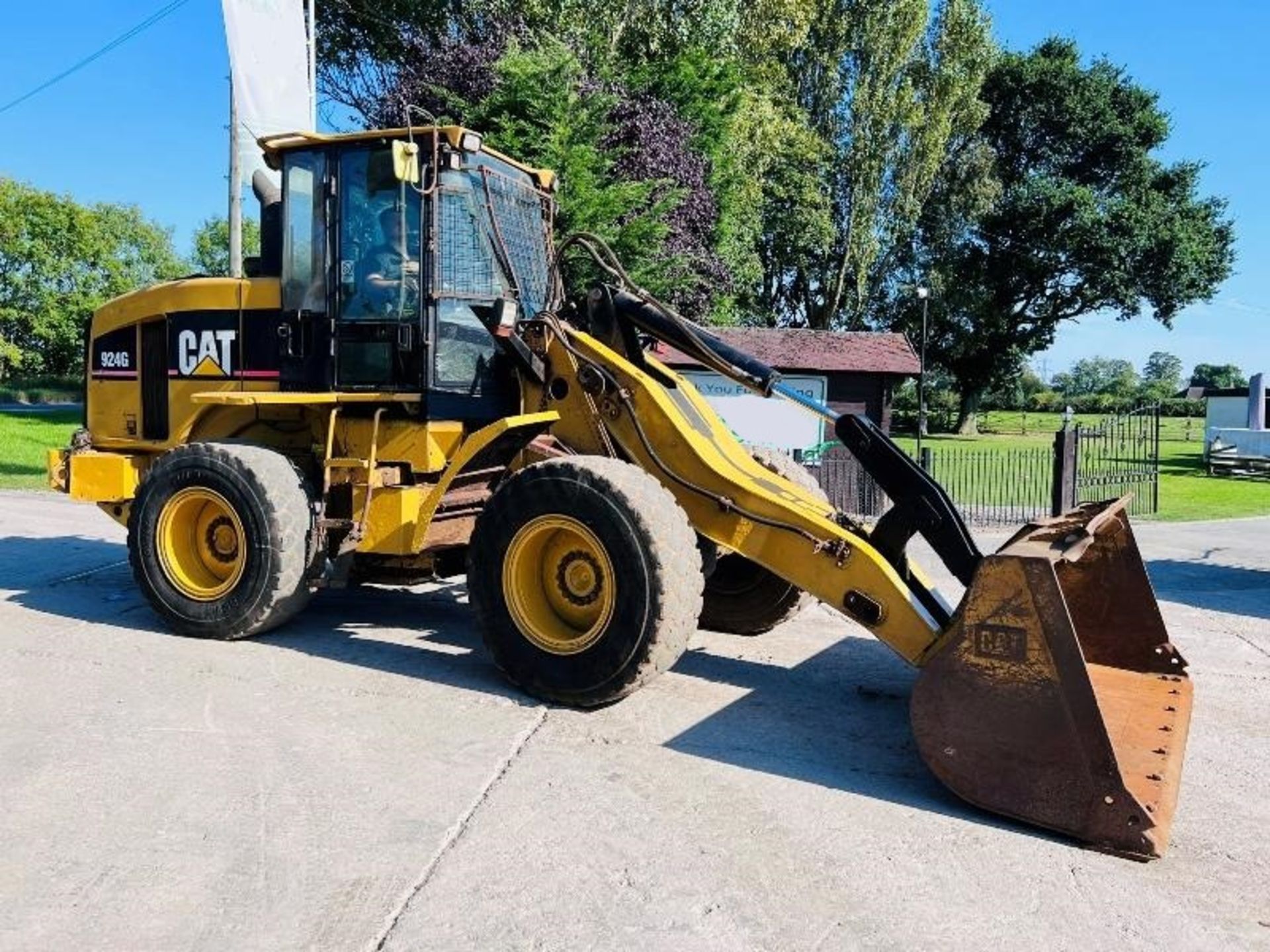 CATTERPILLAR 4WD LOADING SHOVEL C/W REVERSE CAMERA