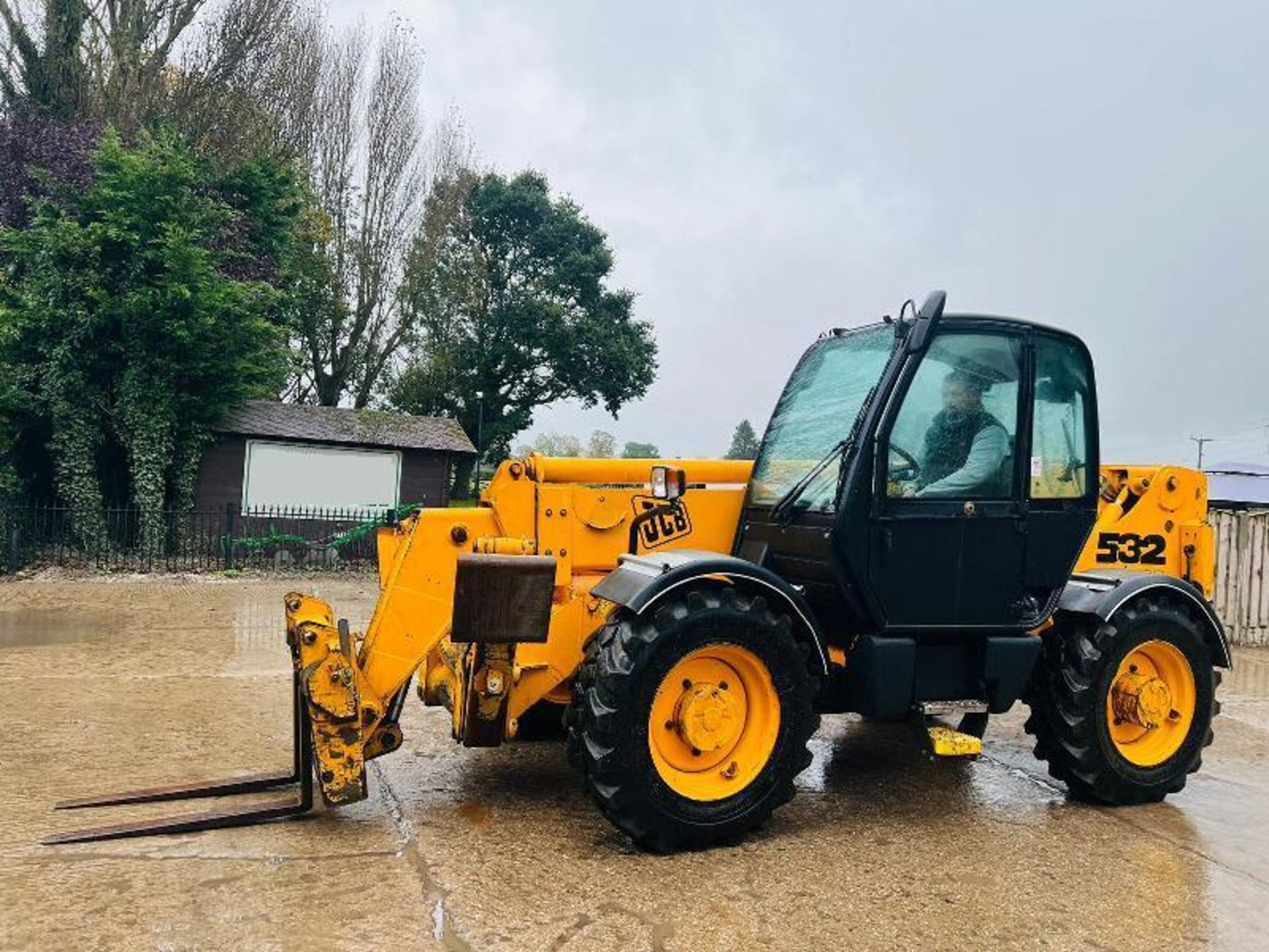 JCB 532-120 4WD TELEHANDLER *12 METERS, 6957 HOURS* C/W PALLET TINES