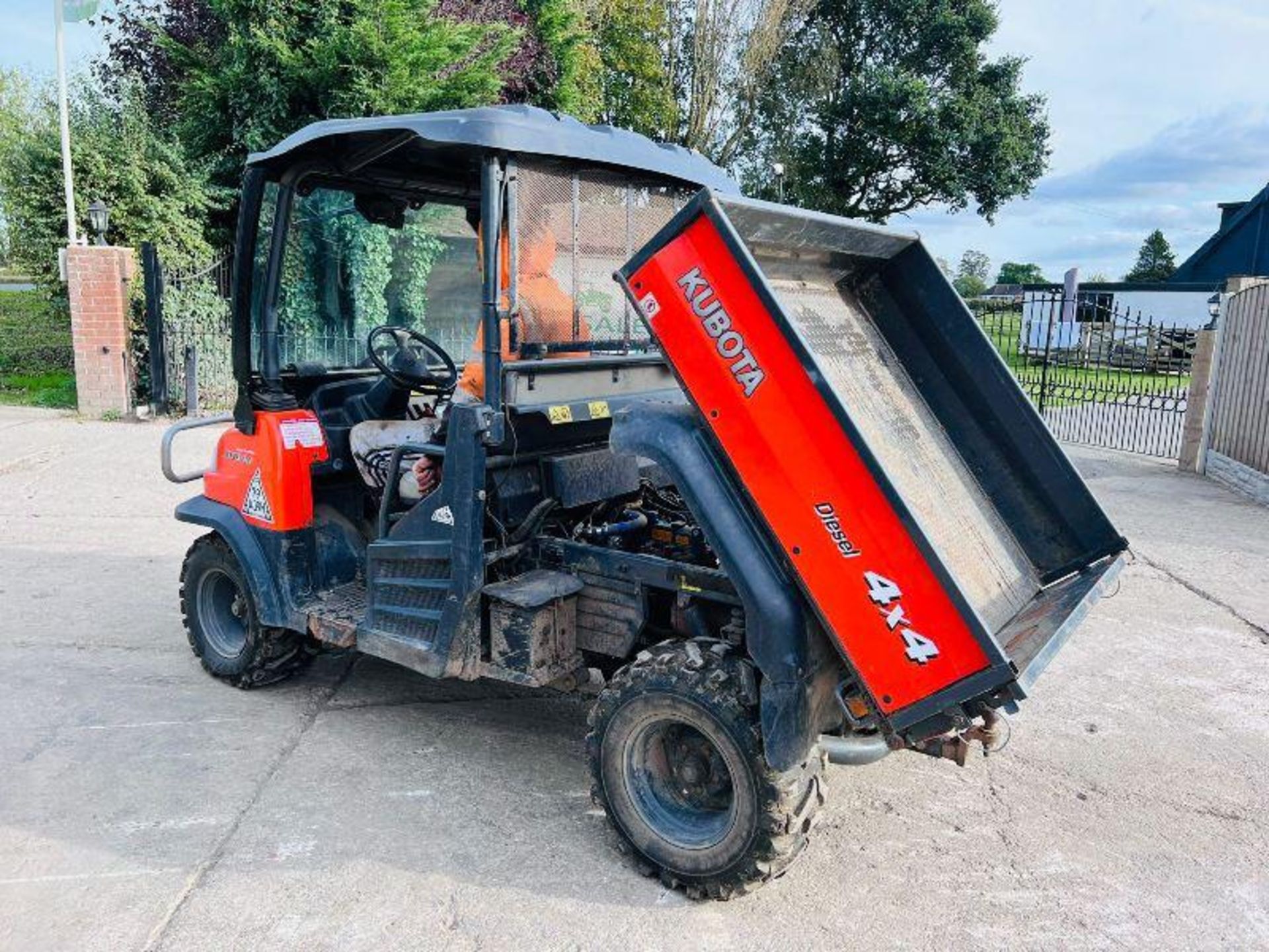 KUBOTA RTV900 4WD UTV *ROAD REGISTERED* C/W KUBOTA ENGINE - Image 7 of 17