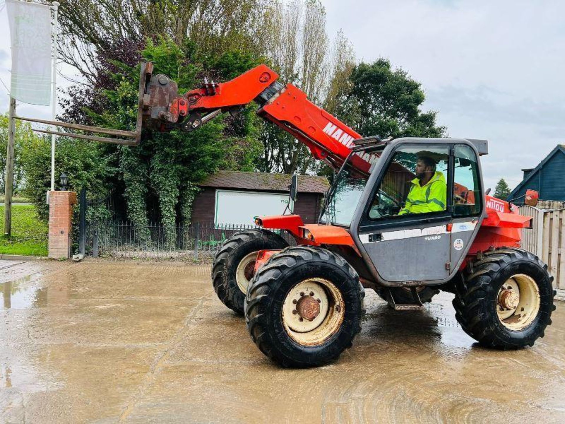 MANITOU MLT628T 4WD TELEHANDLER *AG-SPEC* C/W PICK UP HITCH - Image 13 of 15