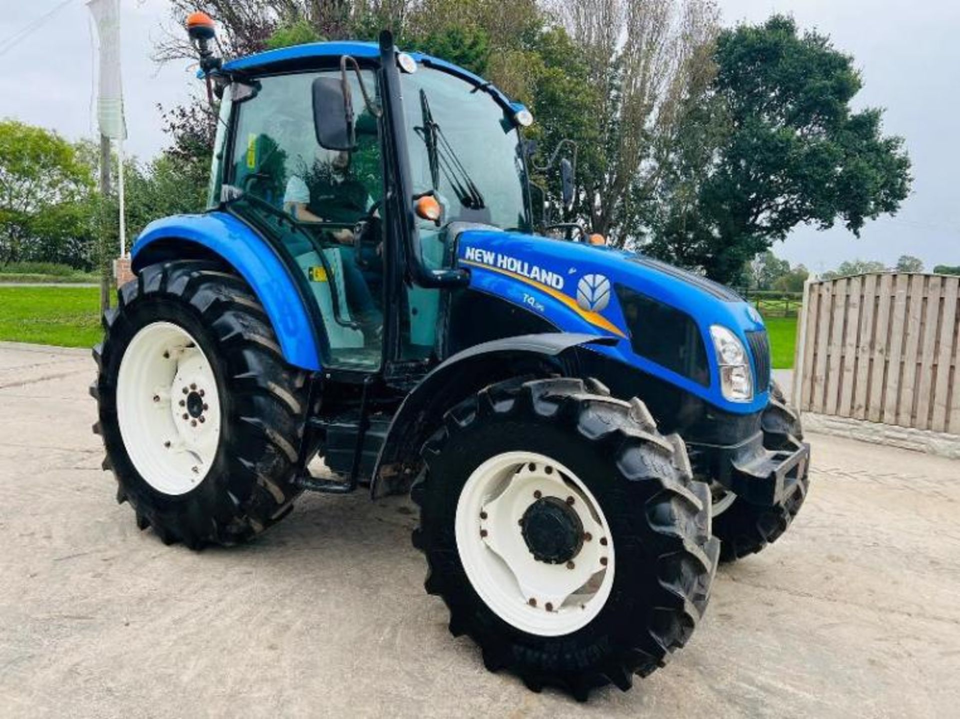 NEW HOLLAND T4-95 4WD TRACTOR *YEAR 2014, 4860 HOURS* C/W BRAND NEW TYRES - Bild 16 aus 20