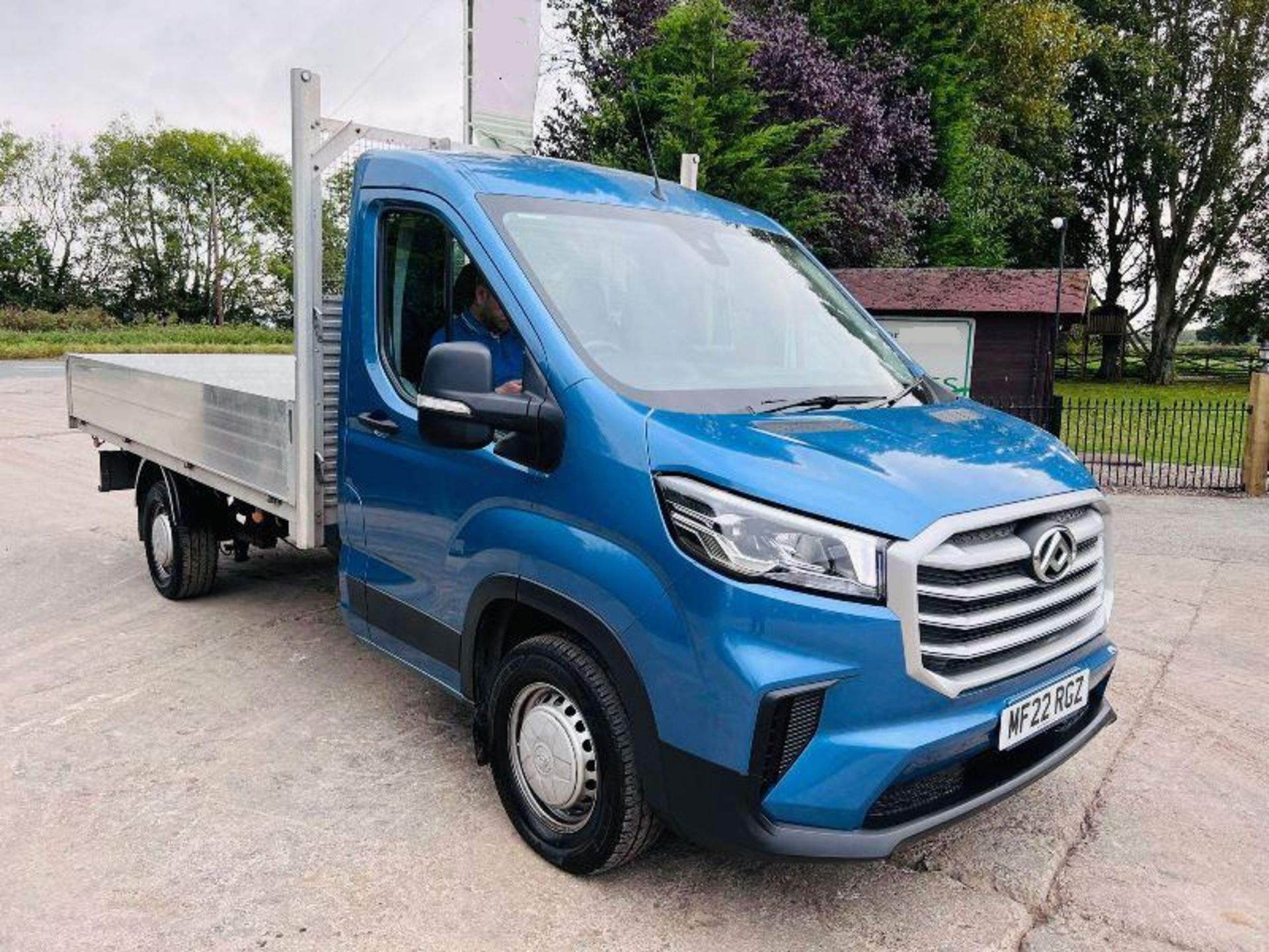 MAXUS DELIVER 9 DROP SIDE PICKUP *YEAR 2022* C/W 13FT ALUMINUM DROP SIDE BODY - Image 3 of 20