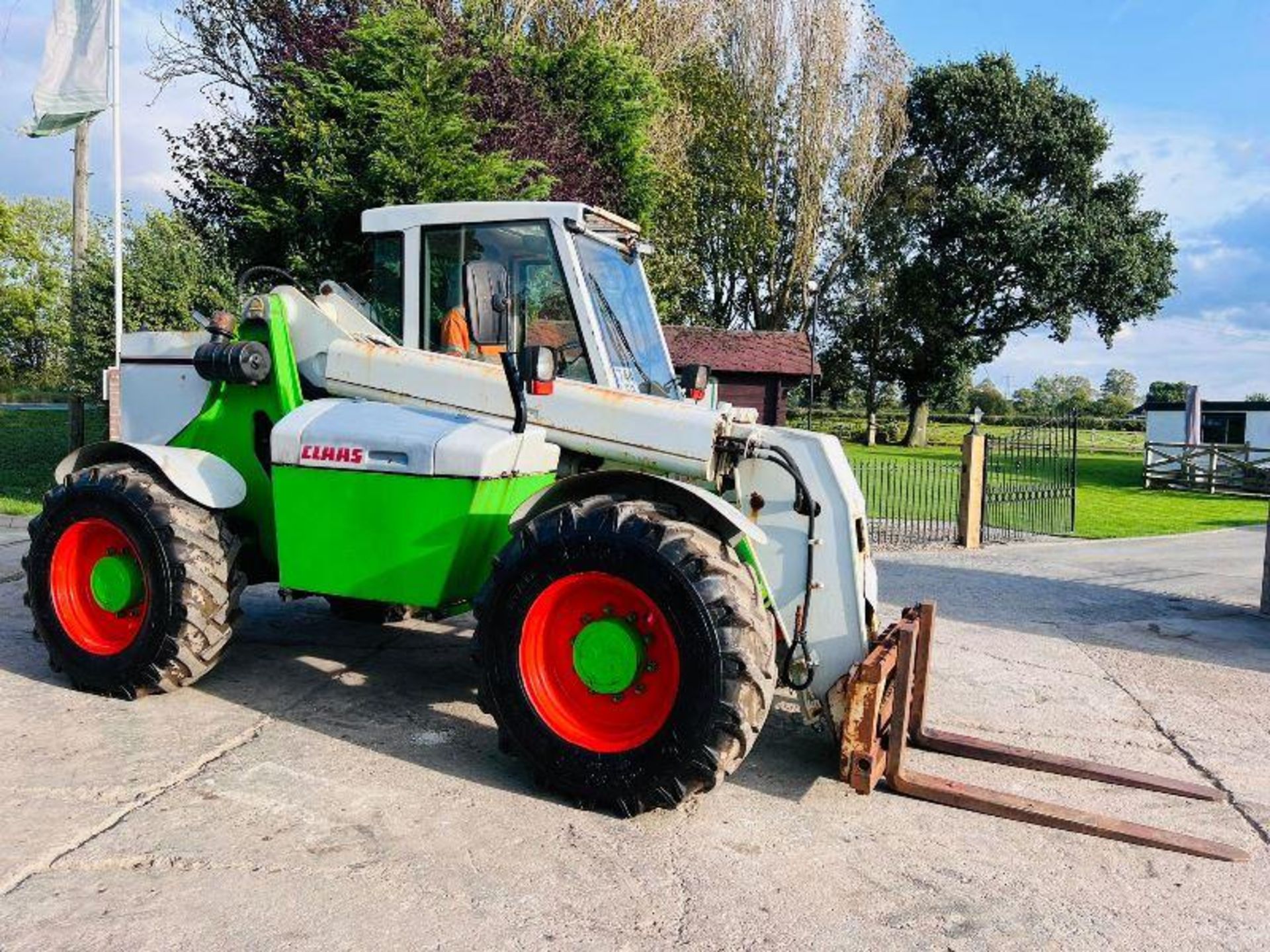 CLAAS 516 4WD TELEHANDLER C/W JOYSTICK CONTROL & PALLET TINES