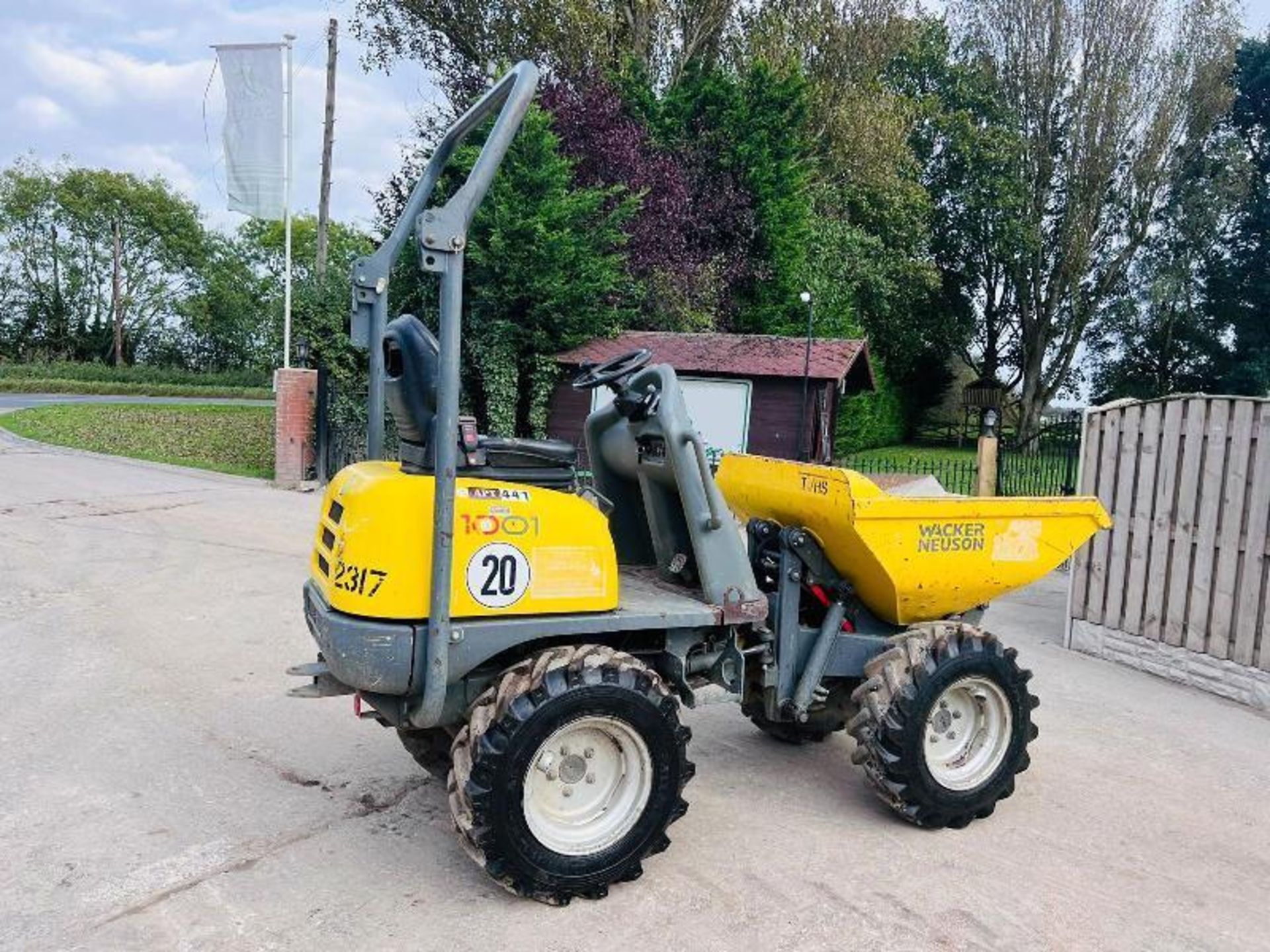 WACKER NEUSON 1001 HIGH TIP DUMPER *YEAR 2016, 1137HOURS* C/W ROLE BAR - Bild 4 aus 14