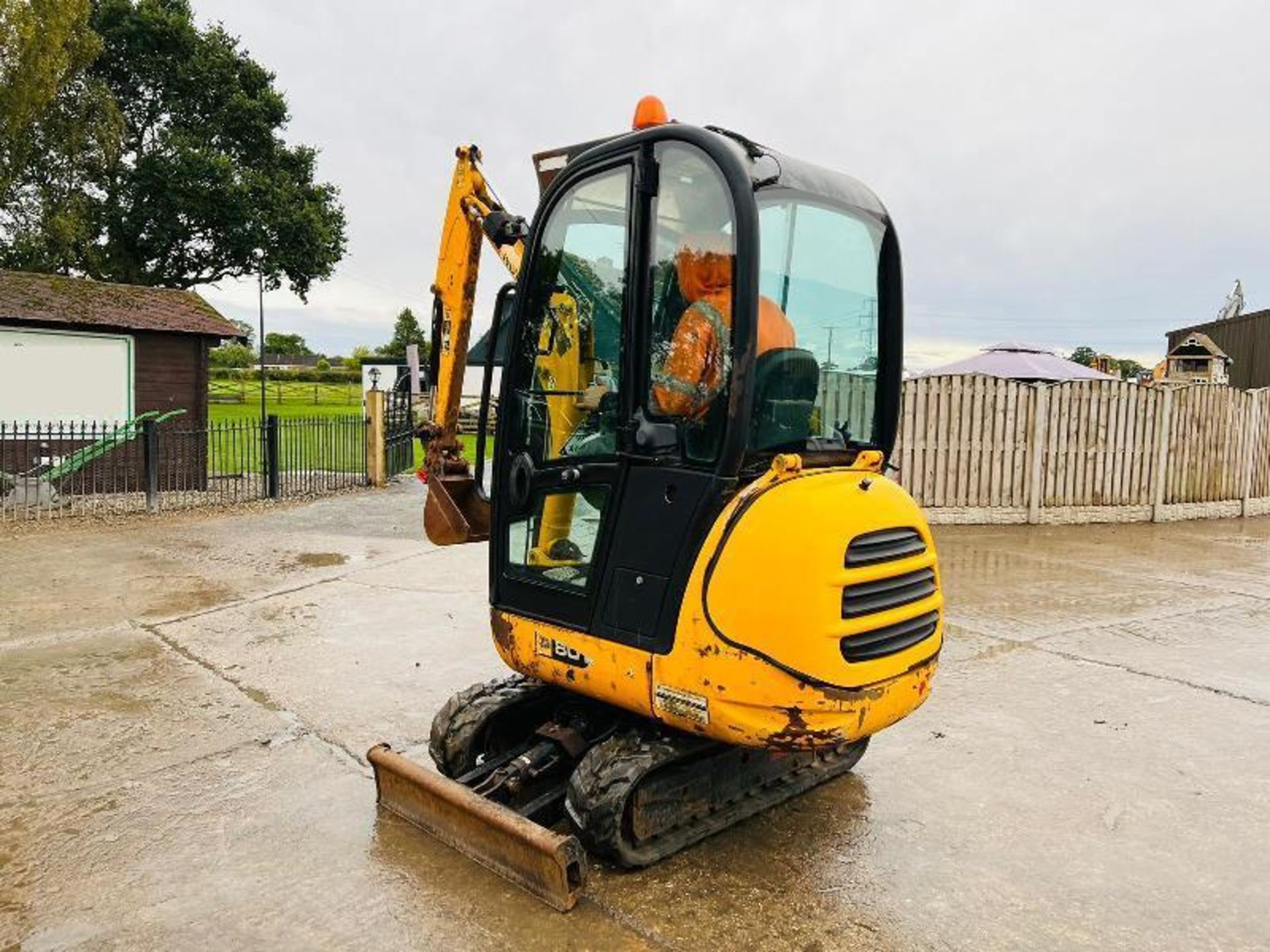 JCB 8018 TRACKED EXCAVATOR *3094 HOURS* C/W EXPANDING TRACKS & QUICK HITCH - Image 13 of 16