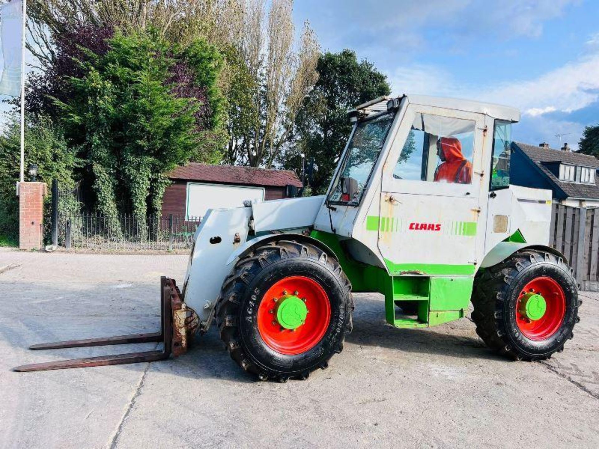 CLAAS 516 4WD TELEHANDLER C/W JOYSTICK CONTROL & PALLET TINES - Bild 15 aus 16