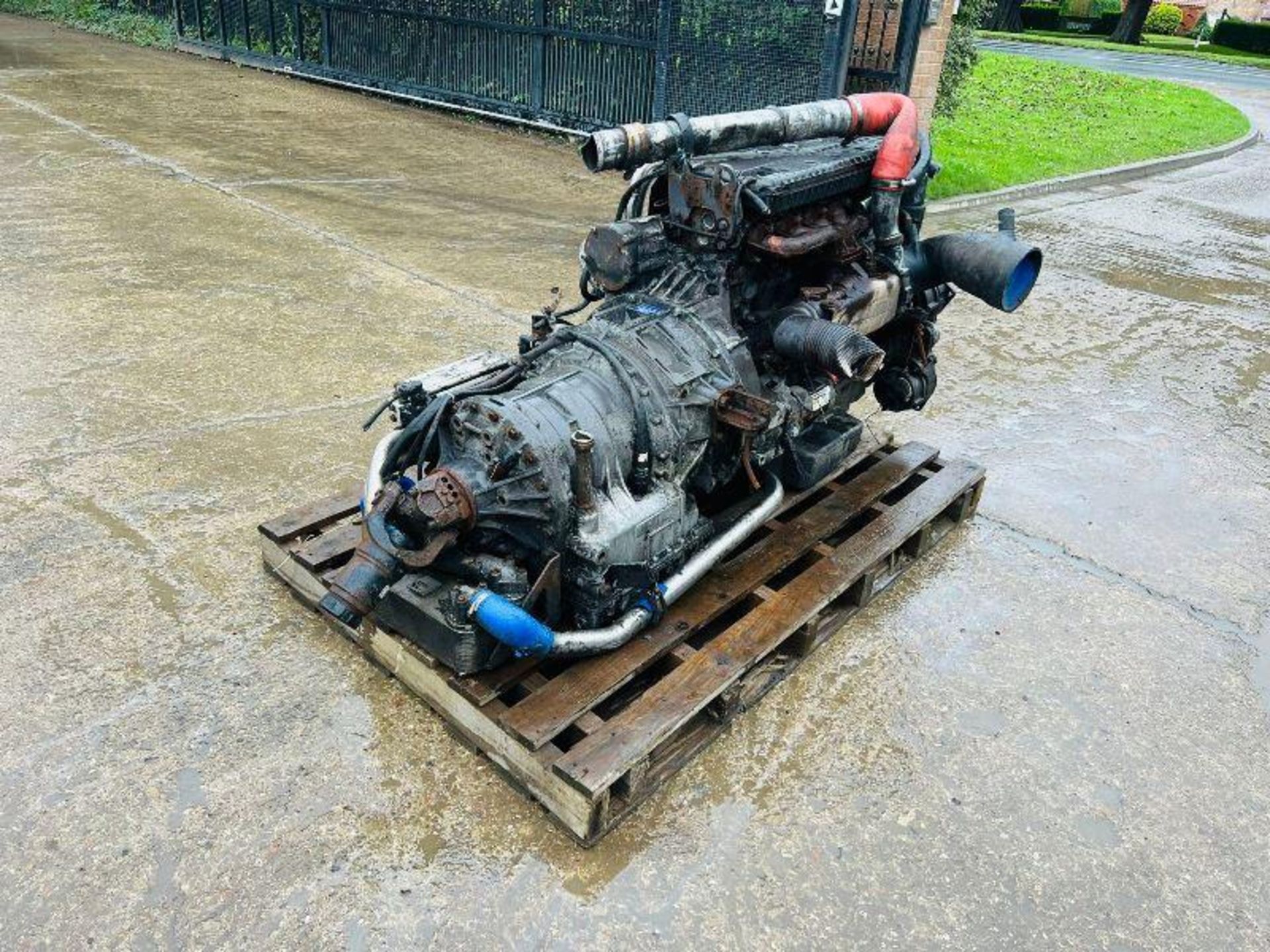 MERCEDES BENZ ECOMAT 2 6HP502C TURBO ENGINE C/W ZF GEAR BOX - Bild 2 aus 10