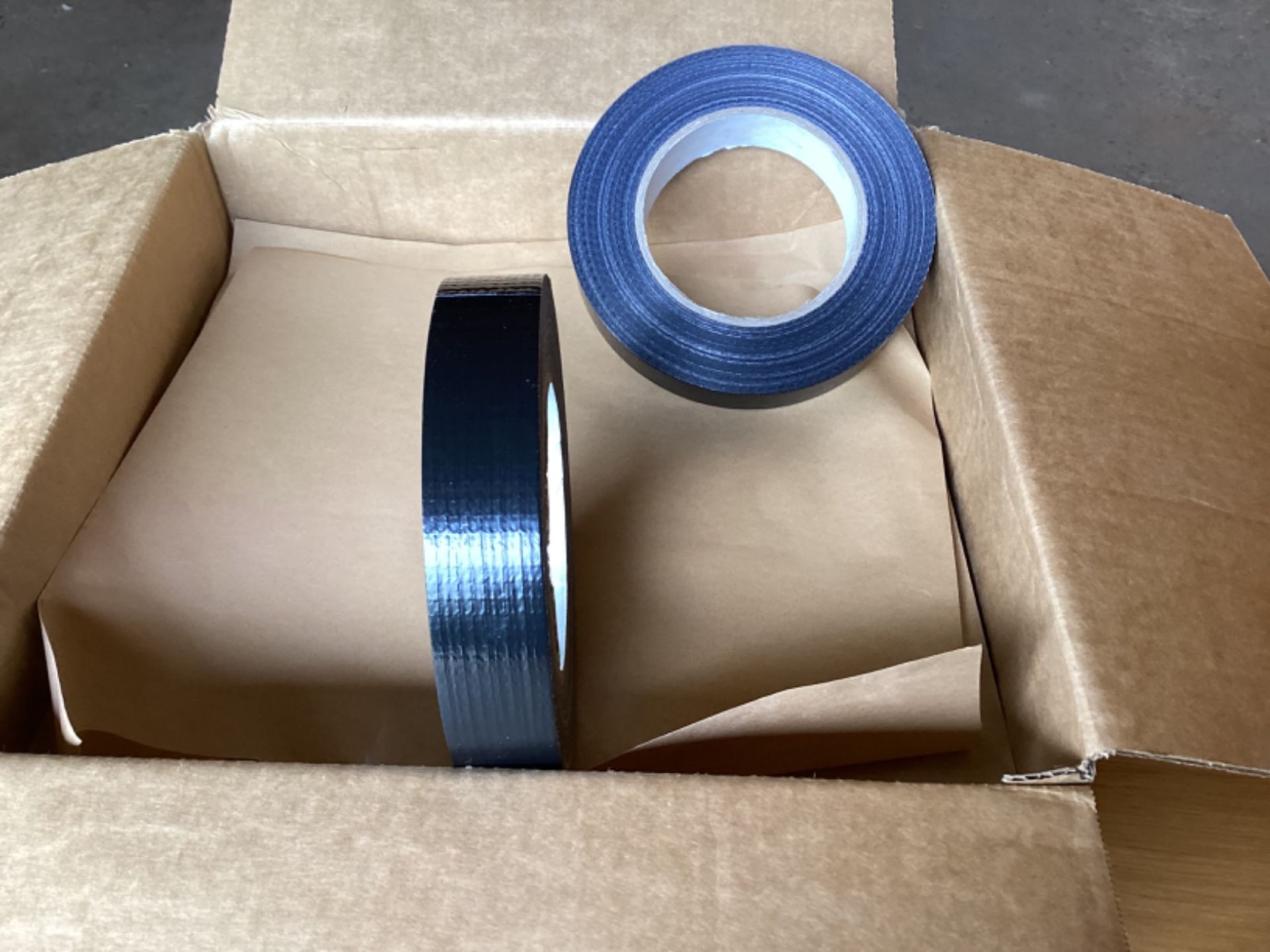 40 ROLLS OF 25 MM CLOTH TAPE - Image 2 of 2