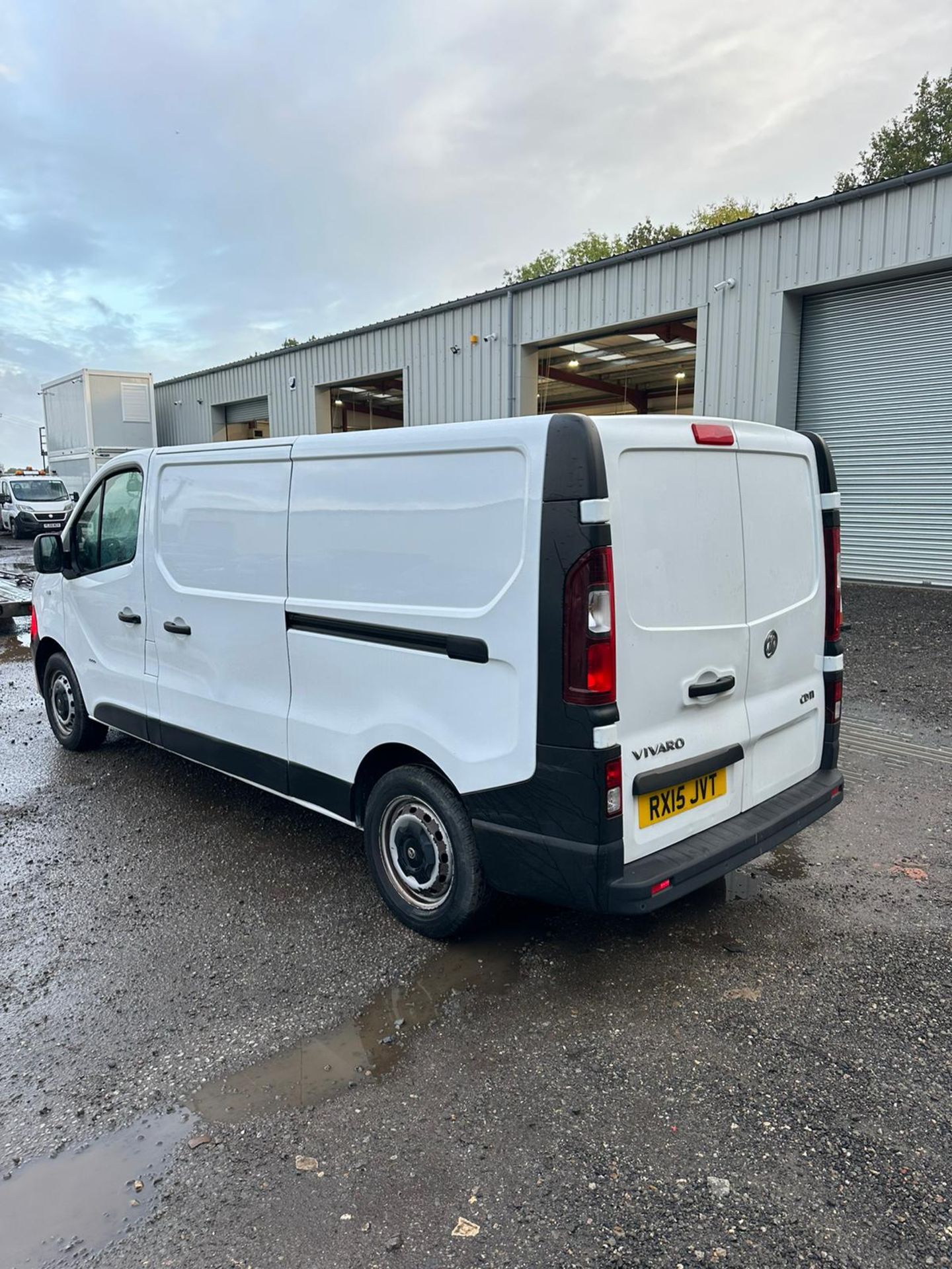 2015 15 VAUXHALL VIVARO LWB PANEL VAN - 30K MILES - LWB - Image 6 of 18