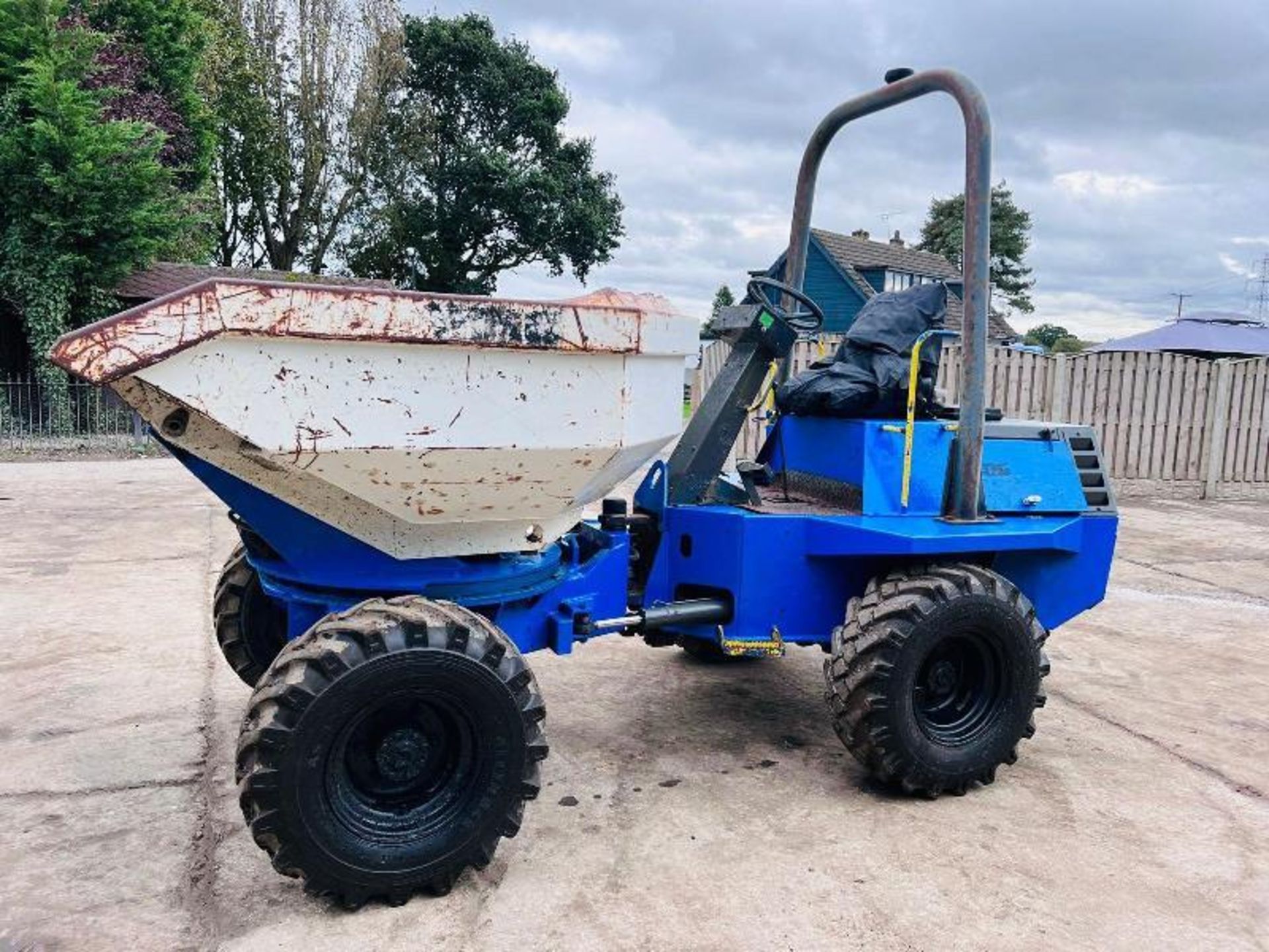 TEREX 3 TON SWIVEL TIP DUMPER C/W ROLE BAR