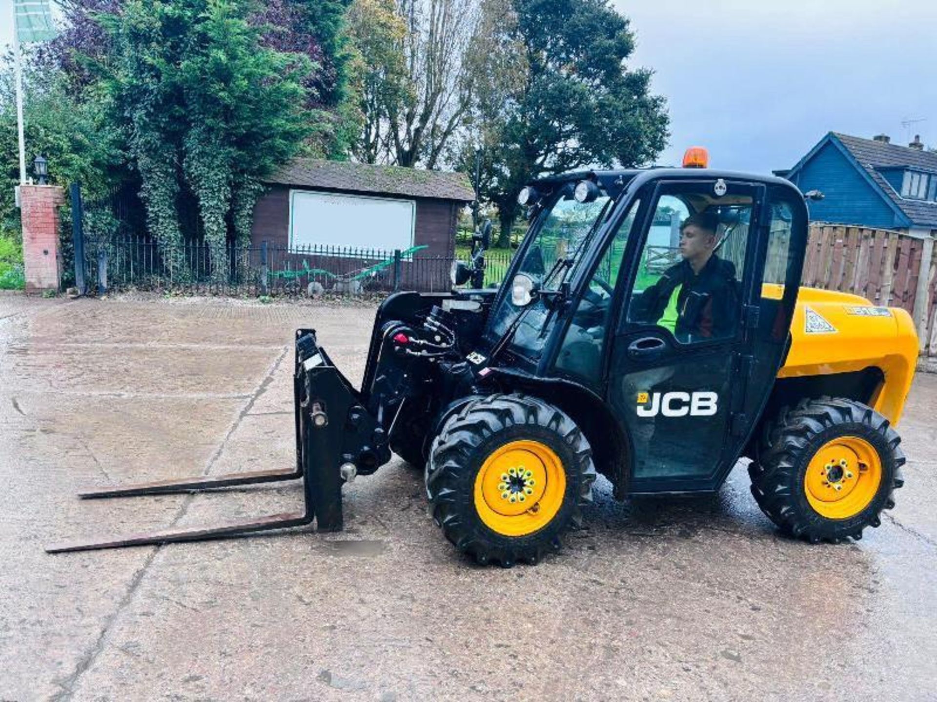 JCB 516-40 4WD TELEHANDLER *YEAR 2018, 68 PLATE, 1034 HOURS* C/W PALLET TINES - Image 2 of 17