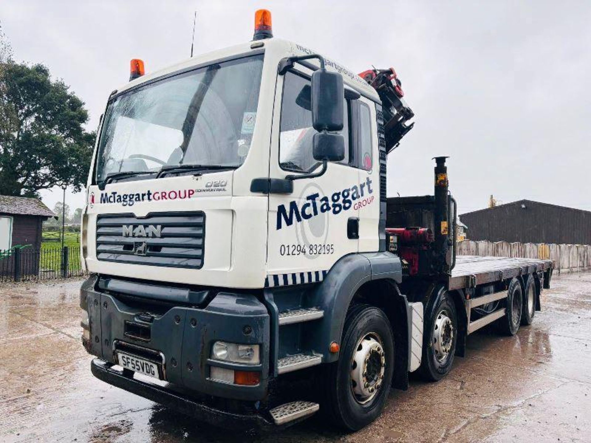2005 MAN 32.353 DOUBLE DRIVE FLAT BED LORRY *CRANE & SUPPORT LEGS NOT INCLUDED* - Image 16 of 17