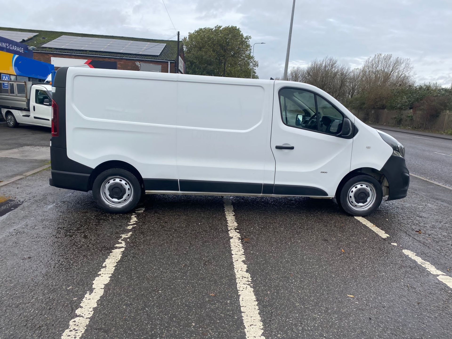 2015 15 VAUXHALL VIVARO LWB PANEL VAN - 30K MILES - LWB - Image 15 of 18