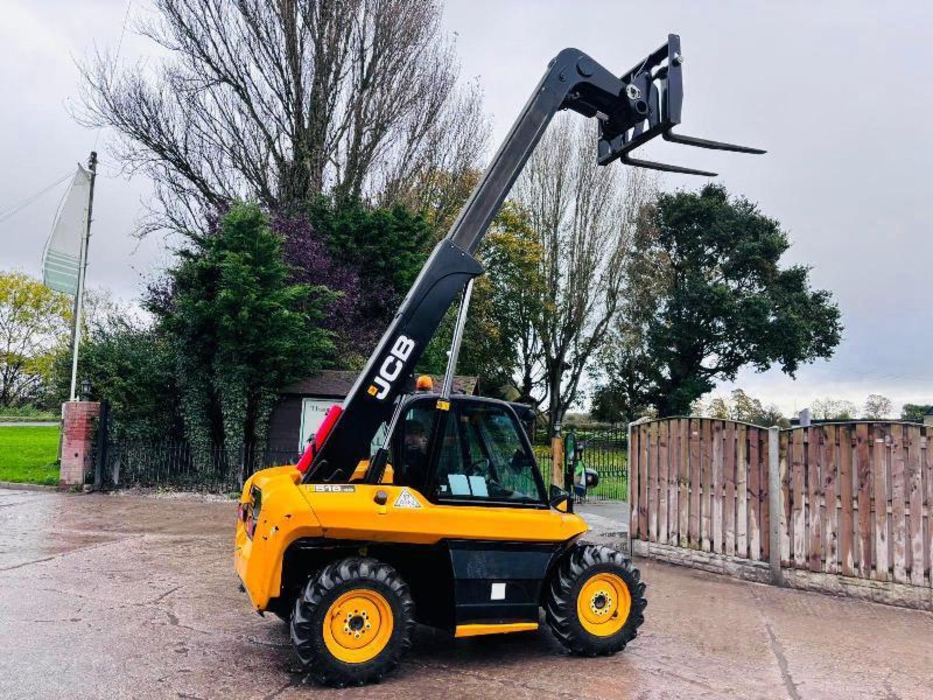 JCB 516-40 4WD TELEHANDLER *YEAR 2018, 68 PLATE, 1034 HOURS* C/W PALLET TINES - Image 4 of 17